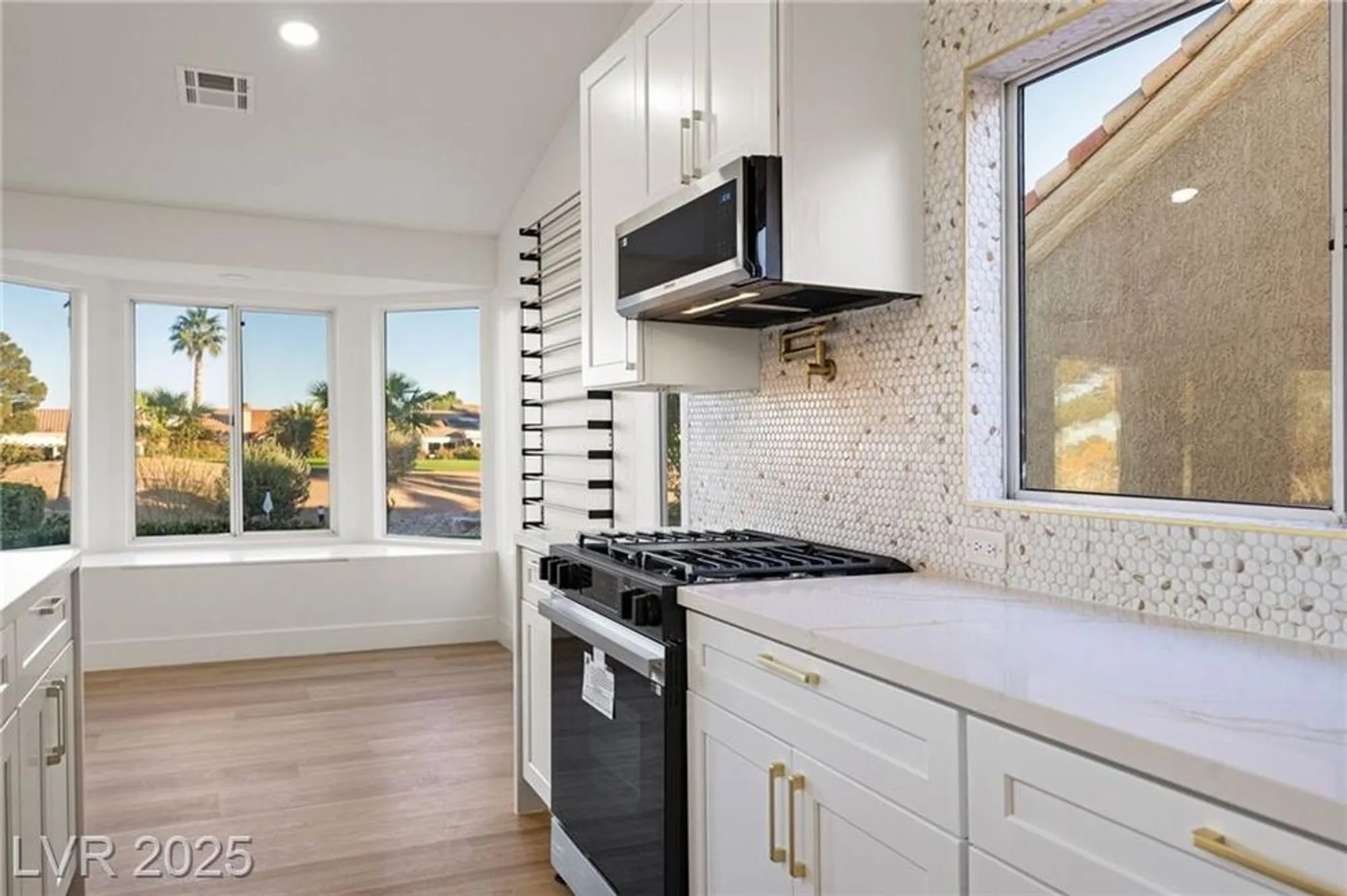 Property Slideshow image 8 of 44 | 2808 crown ridge dr, Las Vegas, NV, 89134