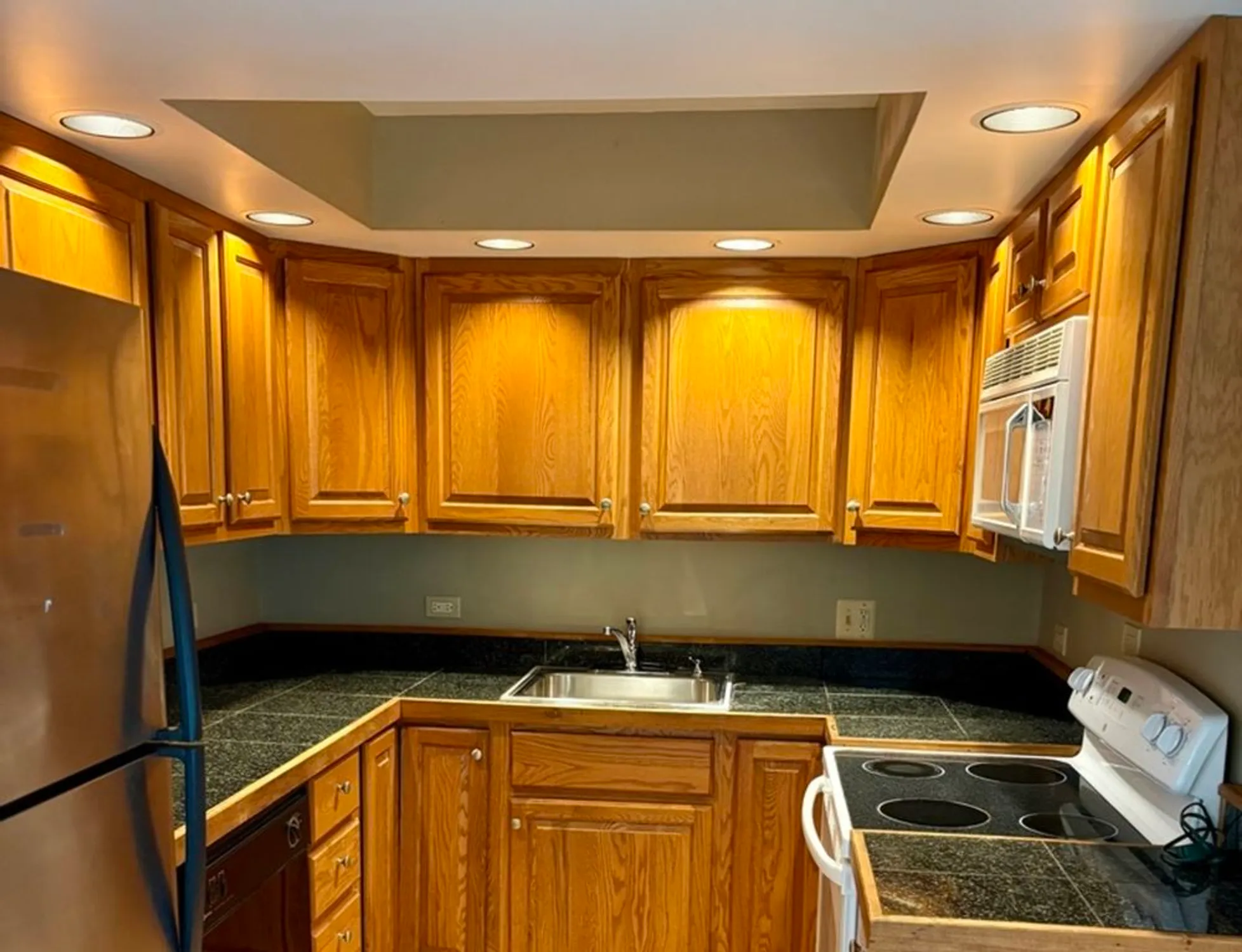 Property Slideshow image 10 of 18 | , Downers Grove, IL, 60515
