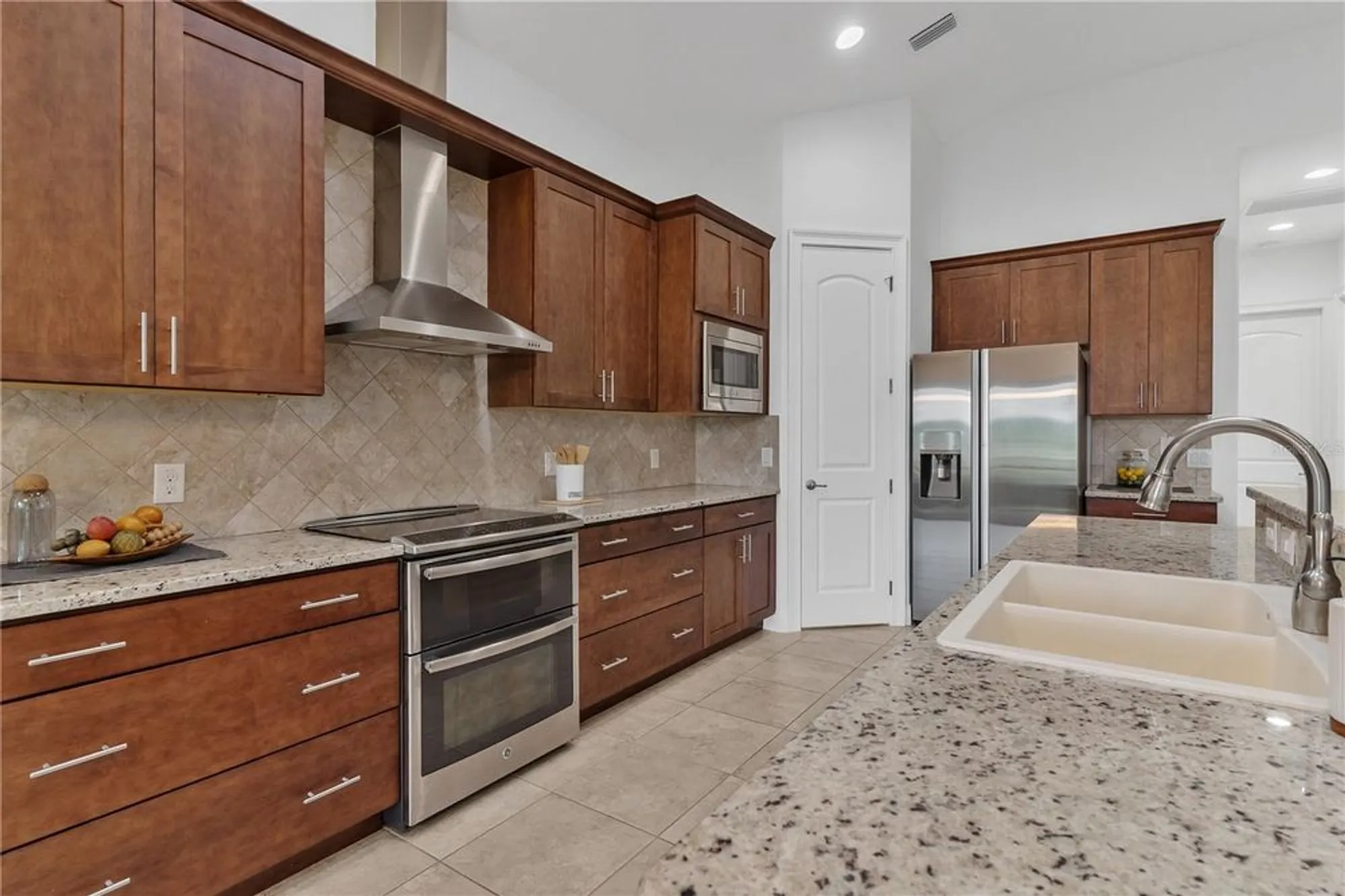 Property Slideshow image 19 of 54 | 5312 meadow hill loop, Lady Lake, FL, 32159