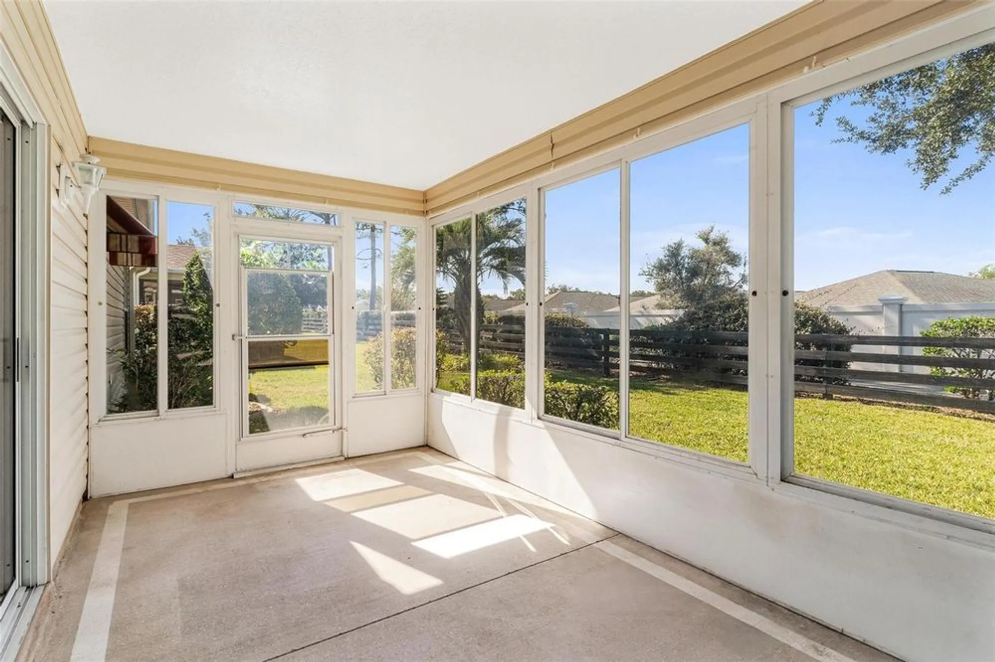 Property Slideshow image 34 of 45 | 2732 privada dr, The Villages, FL, 32162