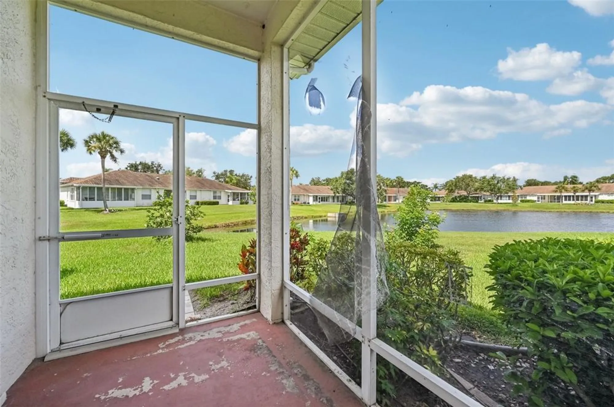 Property Slideshow image 34 of 67 | 1011 otter mill way, Sun City Center, FL, 33573