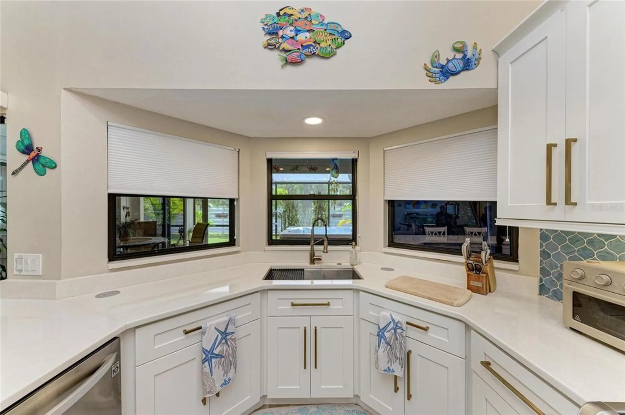 Property Slideshow image 21 of 50 | 7865 pine trace dr, Sarasota, FL, 34243