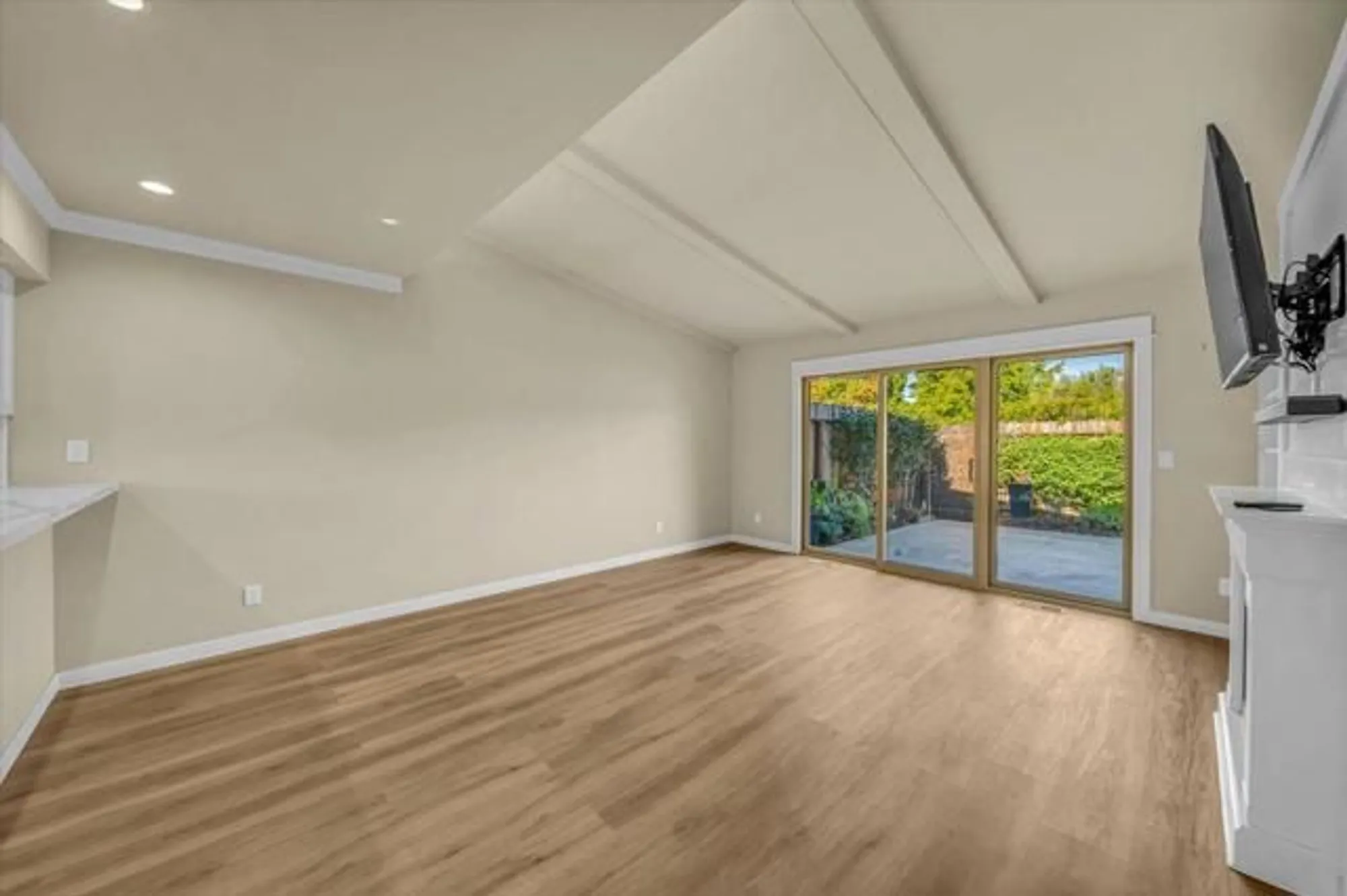 Property Slideshow image 10 of 32 | 44 hacienda carmel, Carmel, CA, 93923