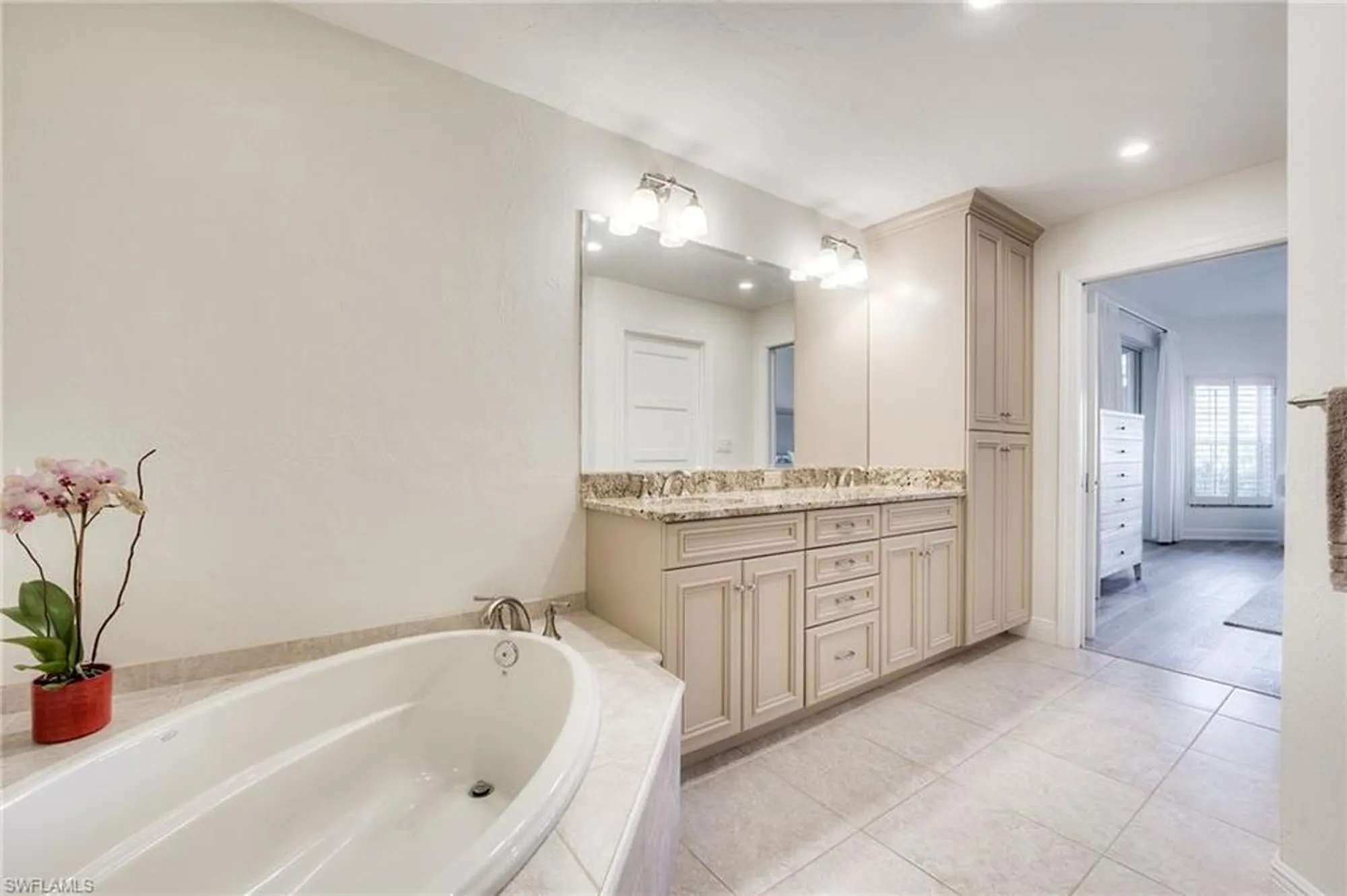 Property Slideshow image 20 of 35 | 26290 devonshire ct 102, Bonita Springs, FL, 34134