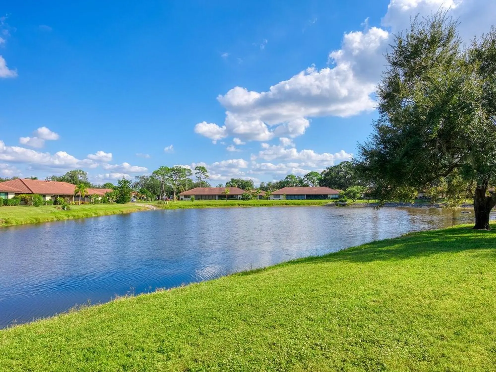Property Slideshow image 34 of 53 | 5450 golf pointe dr, Sarasota, FL, 34243