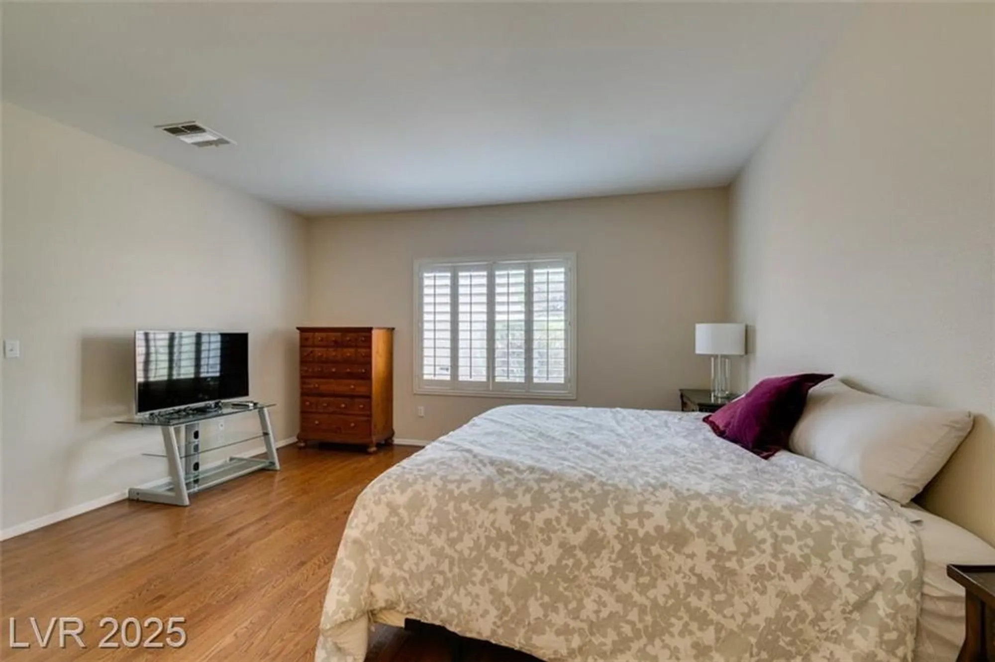 Property Slideshow image 16 of 34 | 2165 king mesa dr, Henderson, NV, 89012