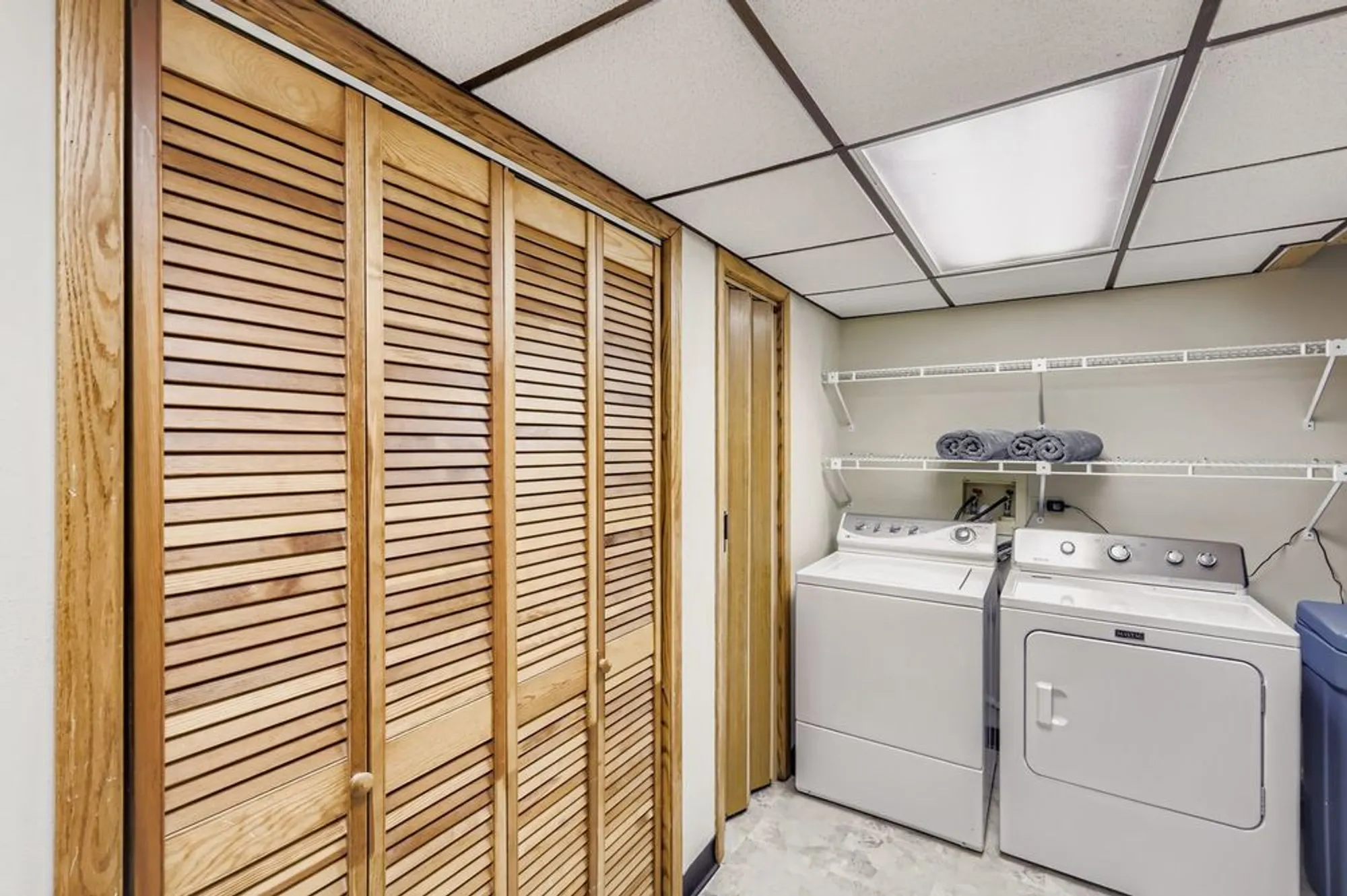 Property Slideshow image 24 of 53 | 668 shoreline rd, Lake Barrington, IL, 60010