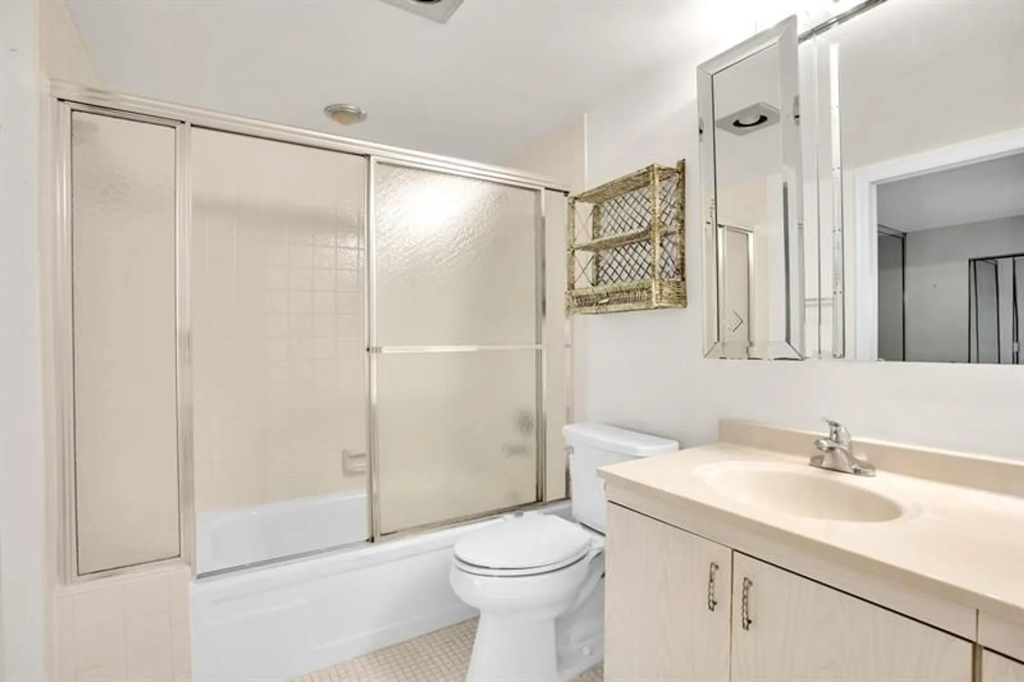 Property Slideshow image 26 of 28 | 2202 lucaya bnd d4, Coconut Creek, FL, 33066