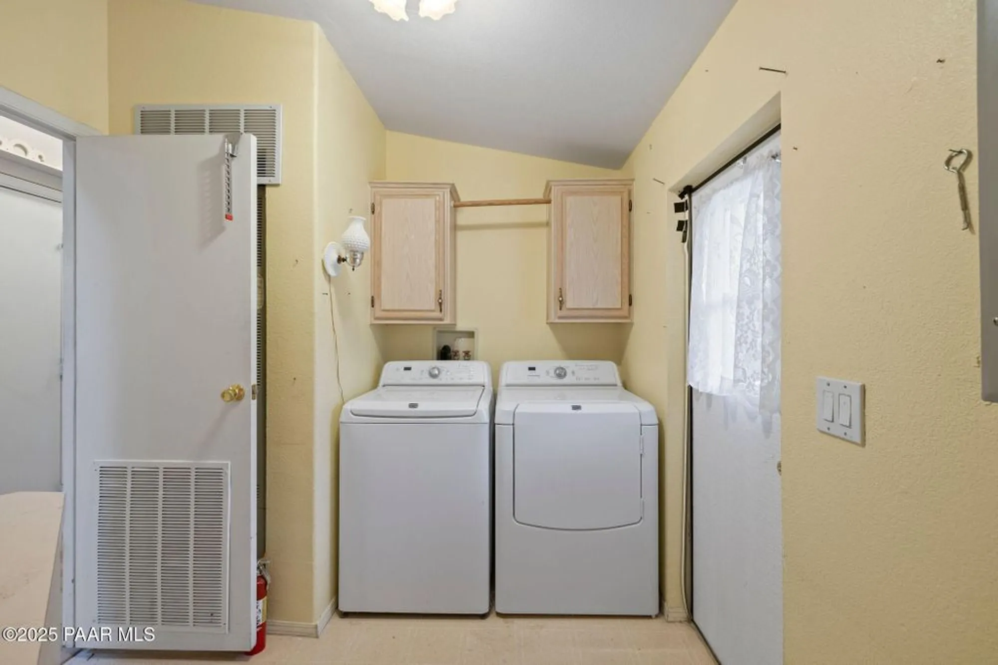 Property Slideshow image 16 of 36 | 944 n mountain hollow ct, Prescott, AZ, 86301