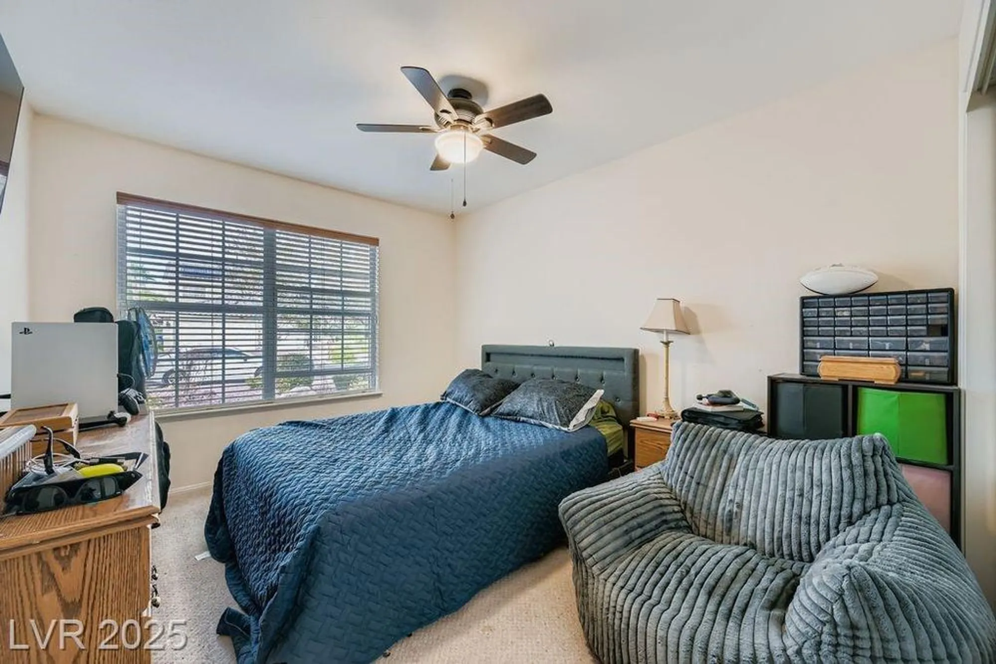 Property Slideshow image 20 of 28 | 5320 rim view ln, Las Vegas, NV, 89130