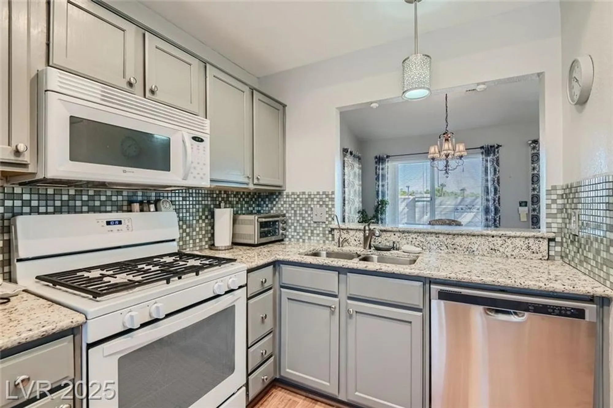 Property Slideshow image 10 of 25 | 8628 desert holly dr, Las Vegas, NV, 89134