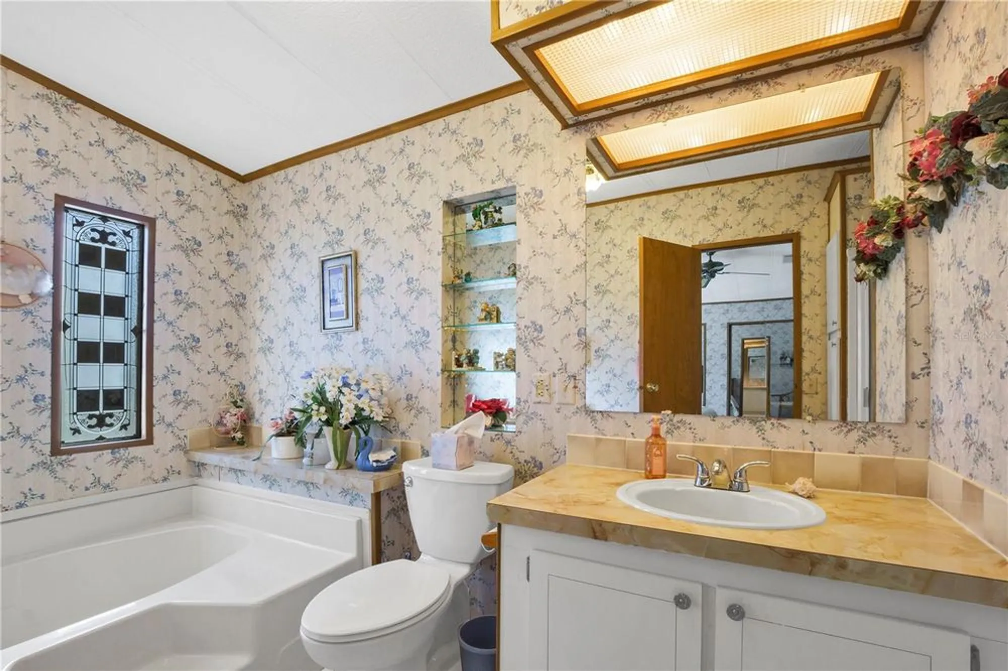 Property Slideshow image 17 of 44 | 4969 foxwood lake dr, Lakeland, FL, 33810