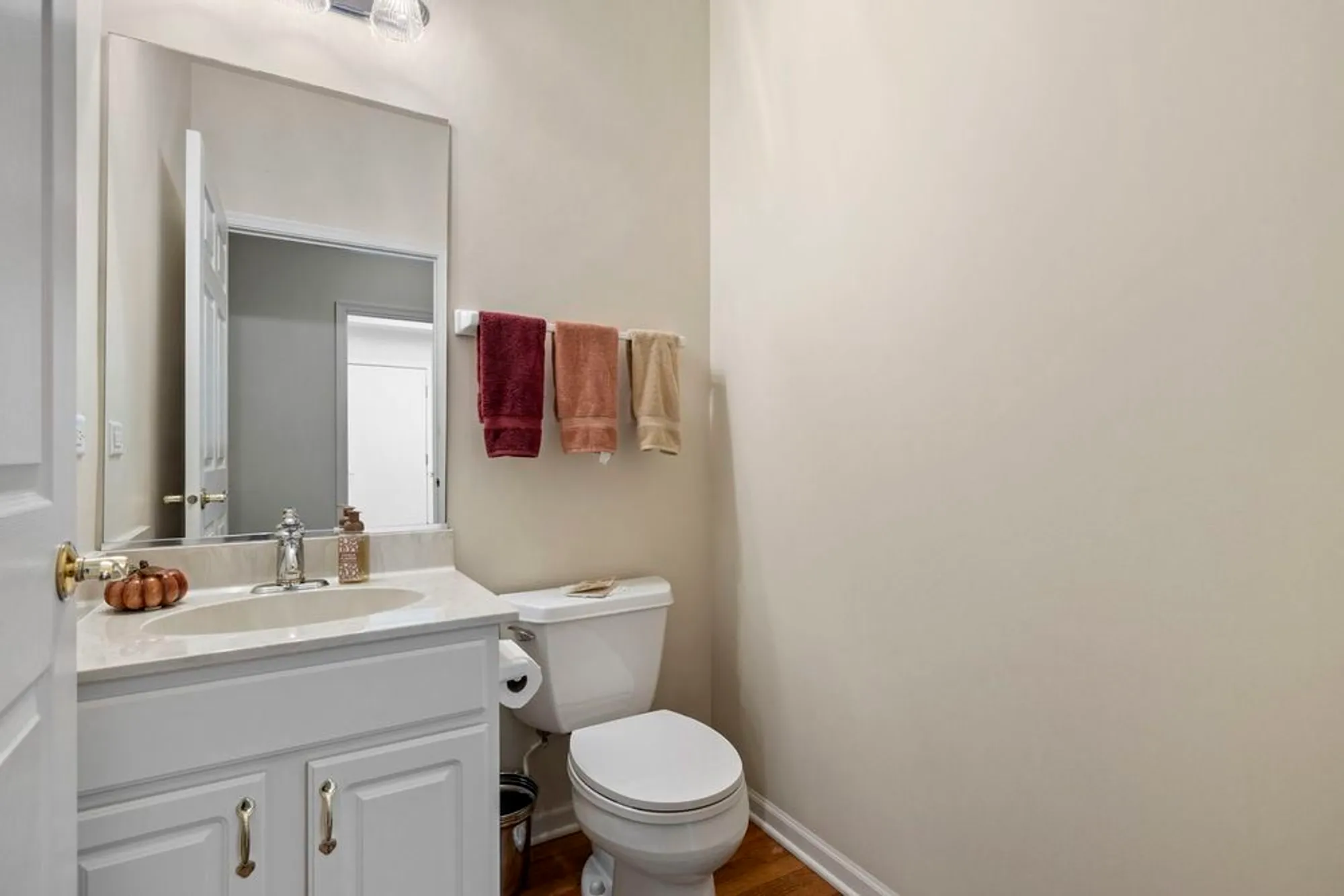 Property Slideshow image 12 of 28 | 16415 grandwood lake dr, Crest Hill, IL, 60403