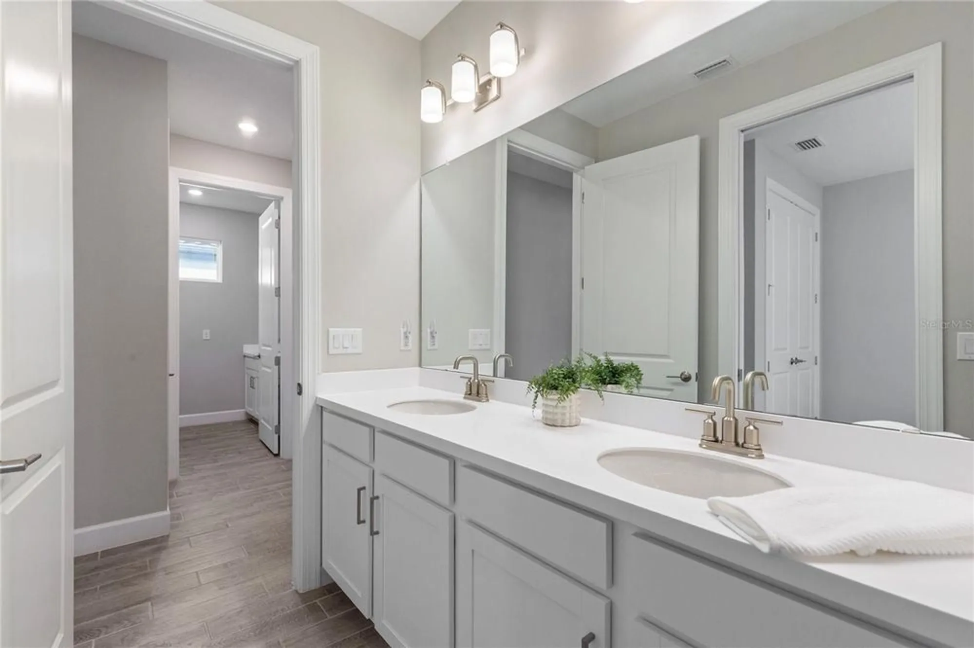 Property Slideshow image 22 of 41 | 4575 garofalo rd, Wesley Chapel, FL, 33543