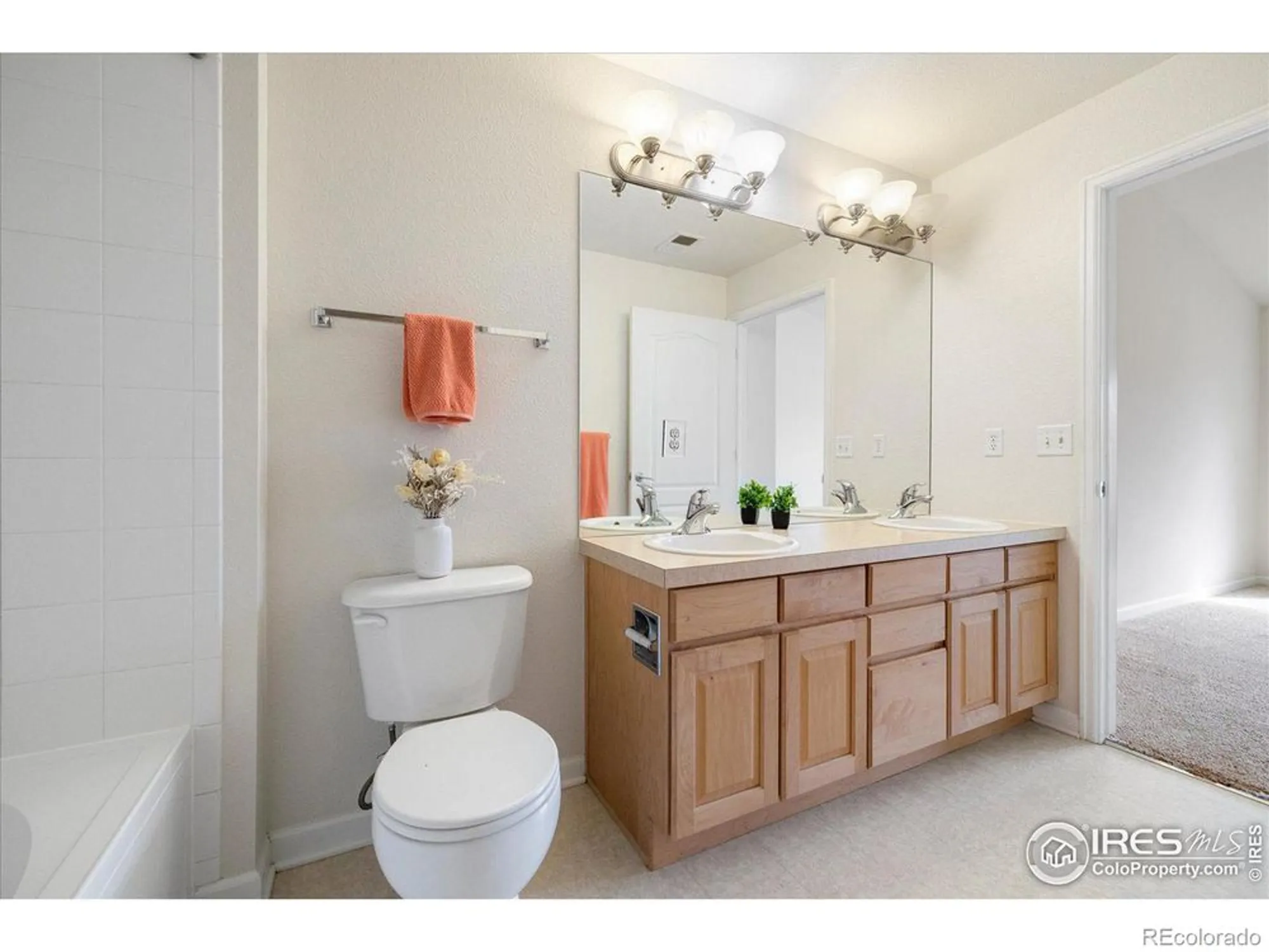 Property Slideshow image 22 of 33 | 4615 hahns peak dr unit 202, Loveland, CO, 80538