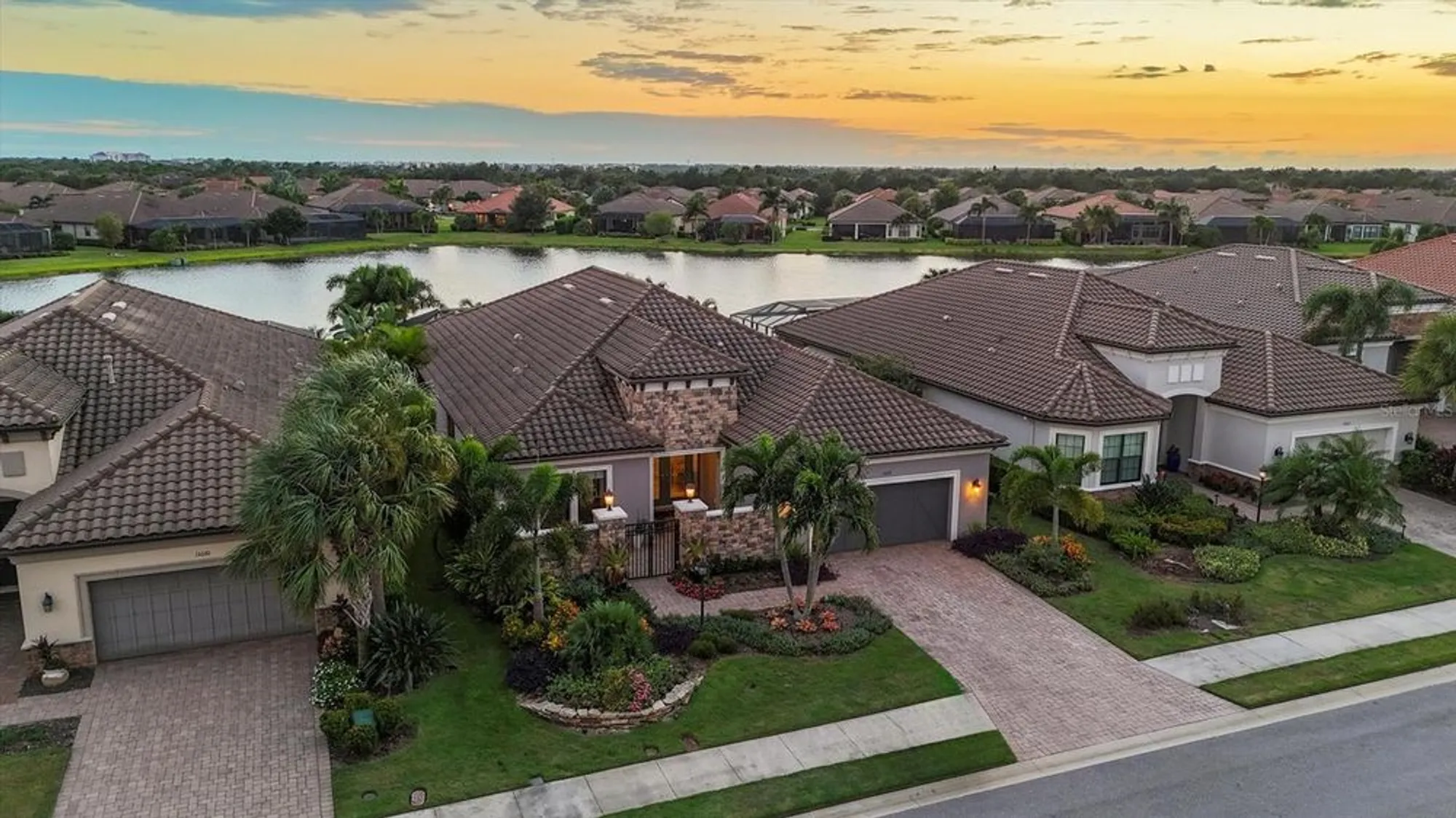 Property Slideshow image 5 of 100 | 13216 malachite dr, Bradenton, FL, 34211