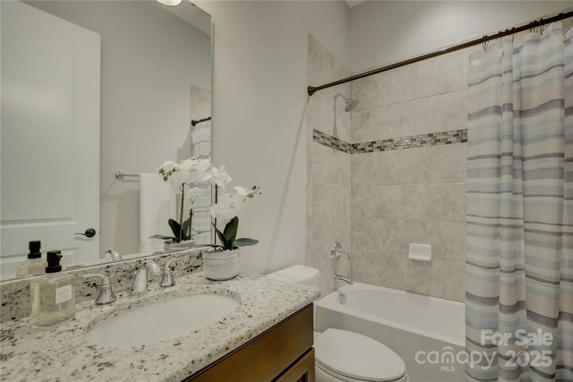 Property Slideshow image 30 of 48 | 14916 creeks edge dr, Charlotte, NC, 28278