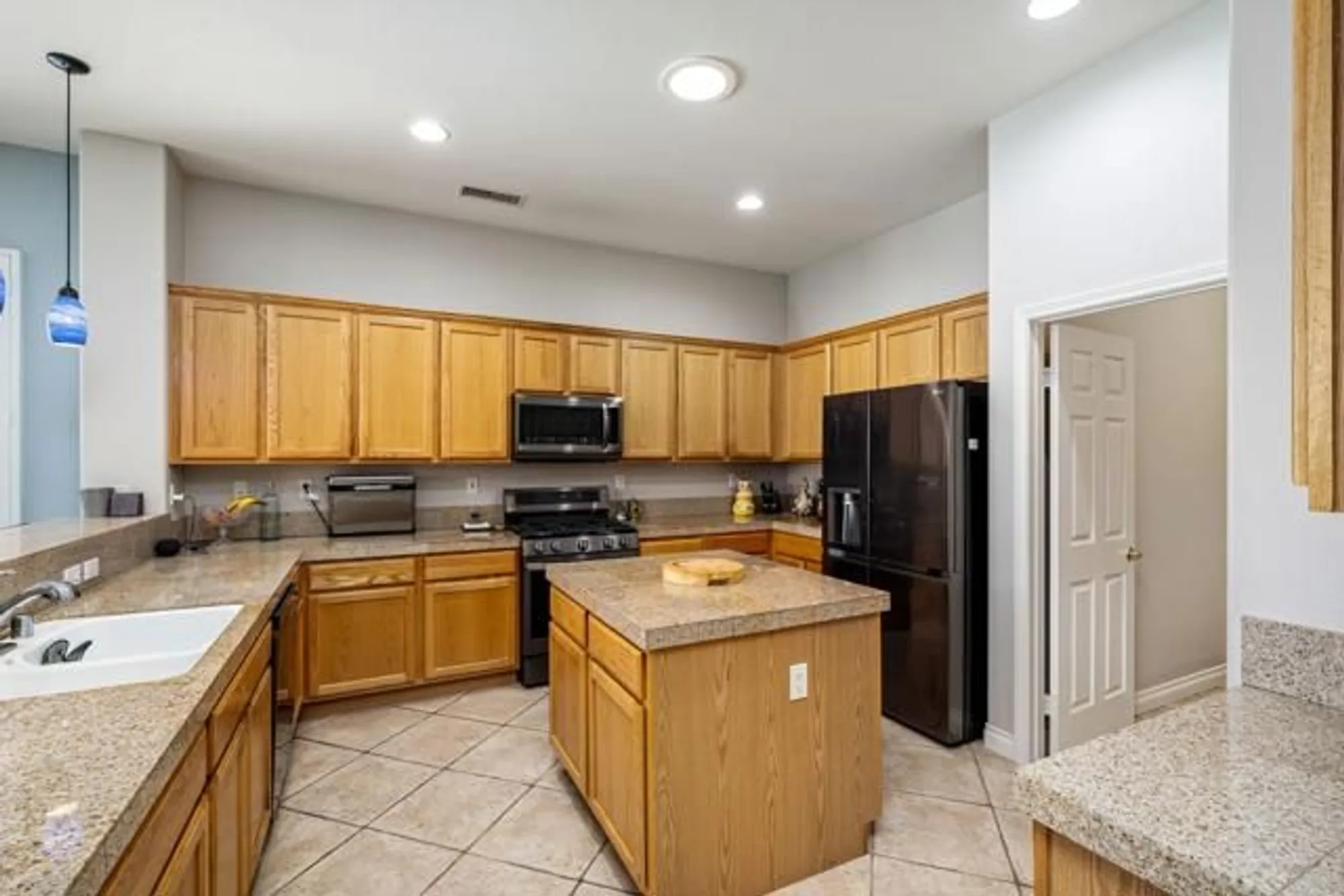 Property Slideshow image 20 of 43 | 44110 royal troon dr, Indio, CA, 92201