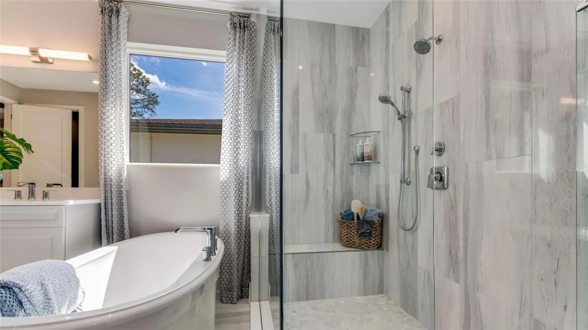 Property Slideshow image 28 of 56 | 1299 cresswind blvd, Deland, FL, 32724