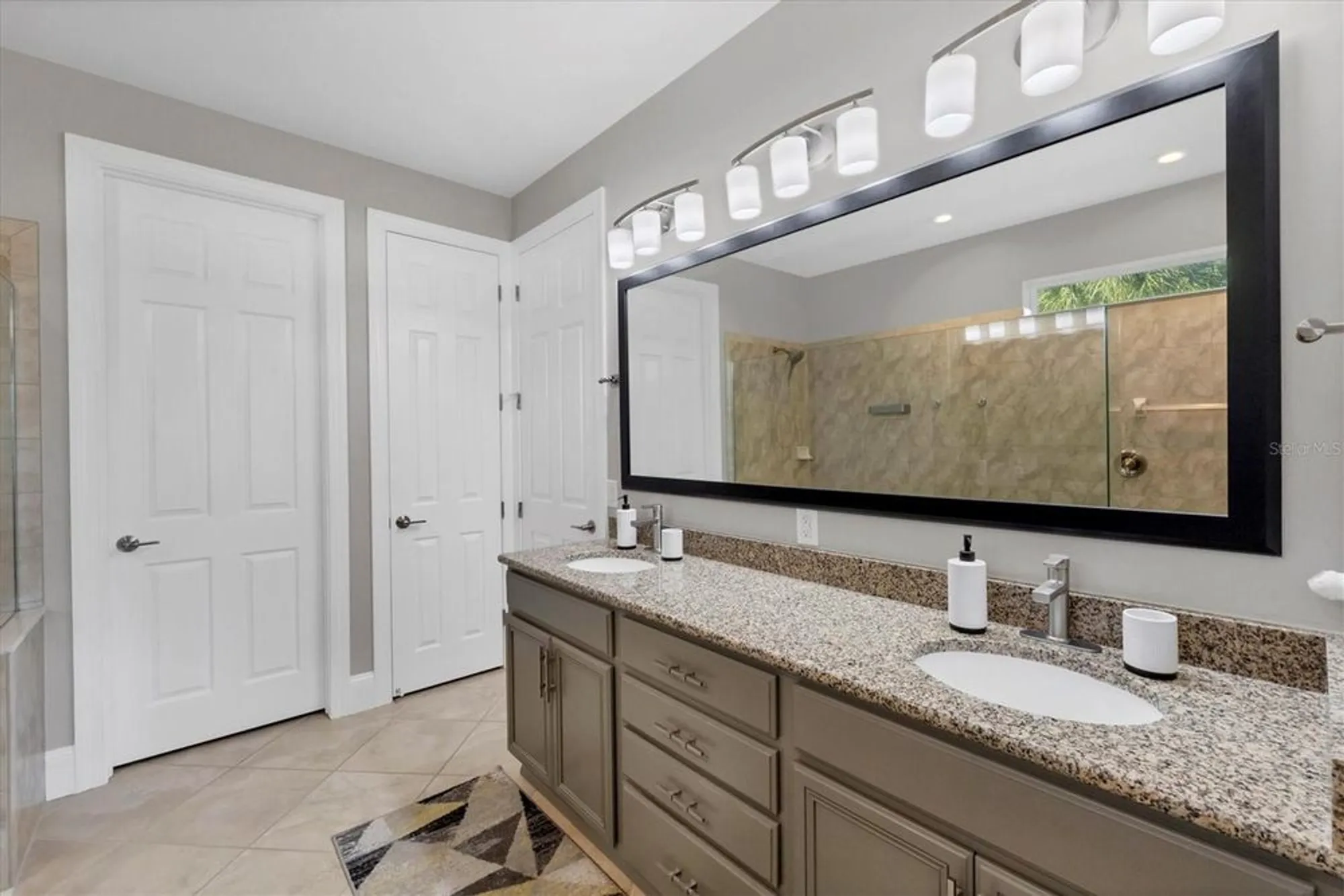 Property Slideshow image 22 of 66 | 6144 abaco dr, Sarasota, FL, 34238