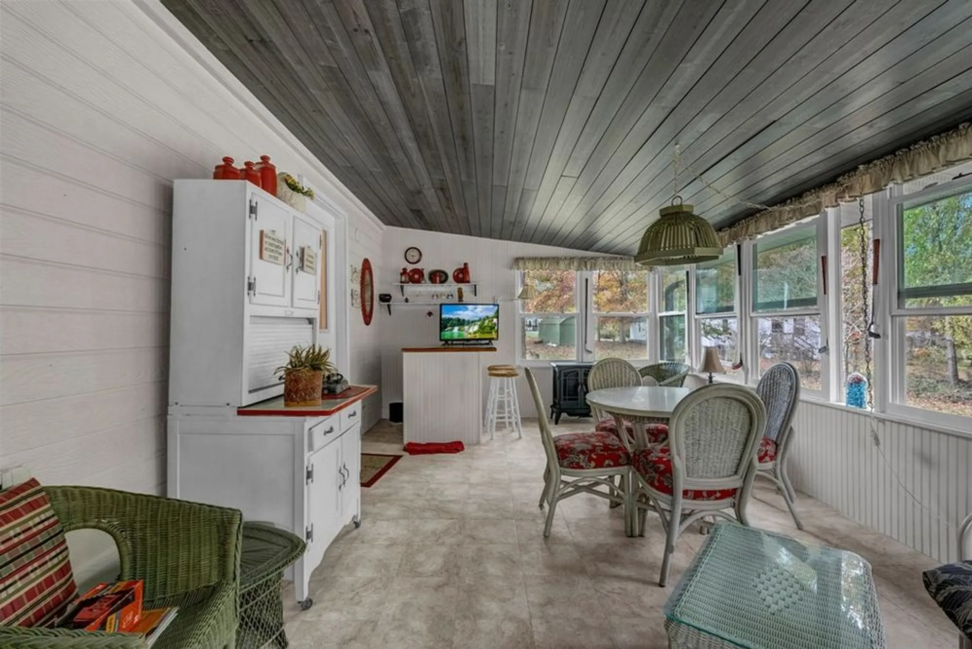 Property Slideshow image 13 of 24 | 313 rugby rd, Crossville, TN, 38558