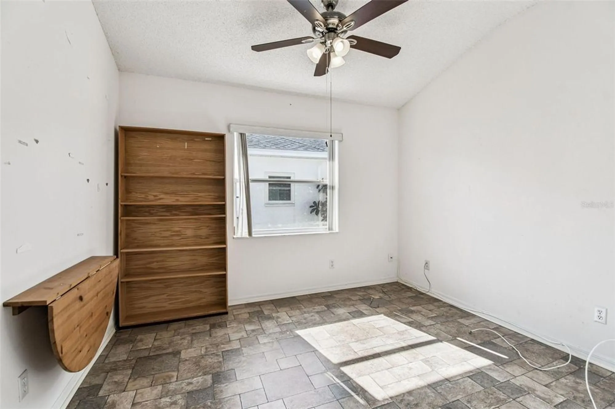 Property Slideshow image 19 of 39 | 2305 e del webb blvd, Sun City Center, FL, 33573