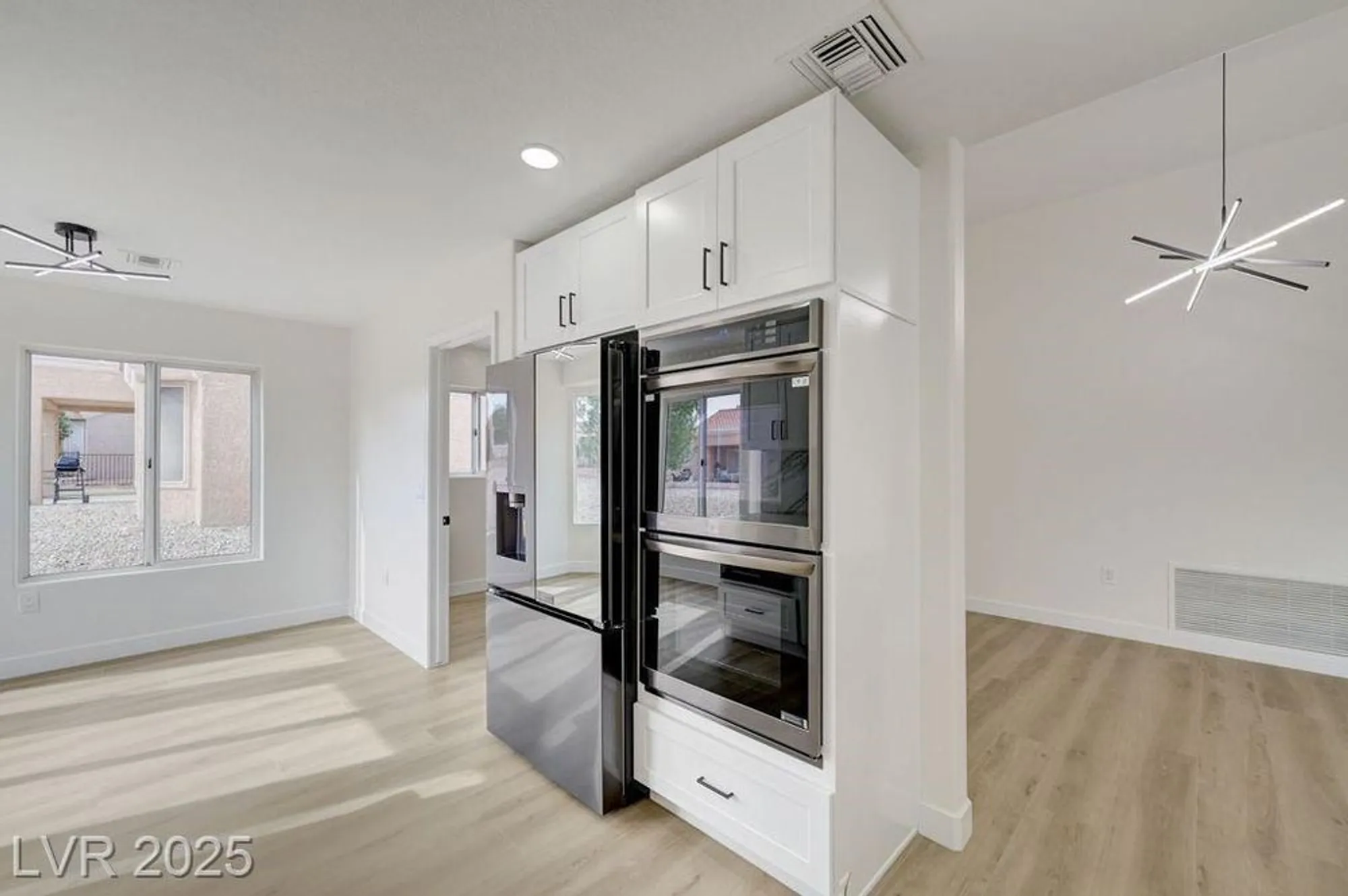 Property Slideshow image 4 of 33 | 8901 villa ridge dr, Las Vegas, NV, 89134