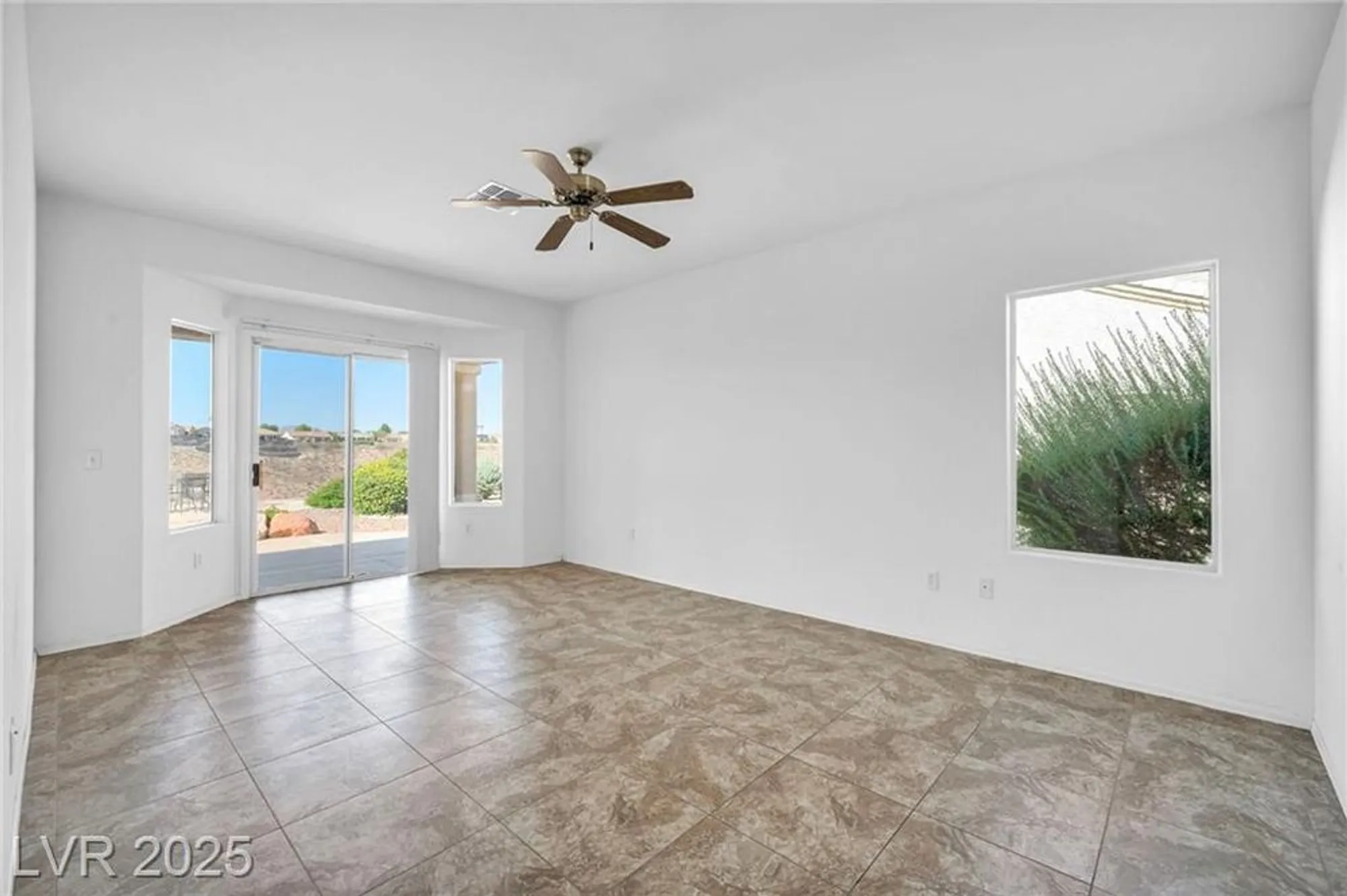 Property Slideshow image 34 of 71 | 2567 evening sky dr, Henderson, NV, 89052