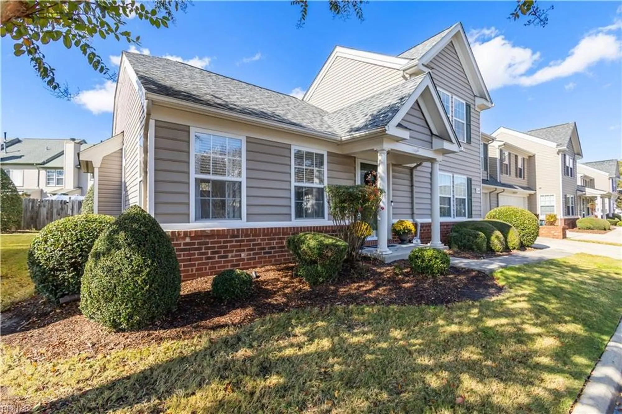 Property Slideshow image 2 of 45 | 1134 alexandria ln, Chesapeake, VA, 23320
