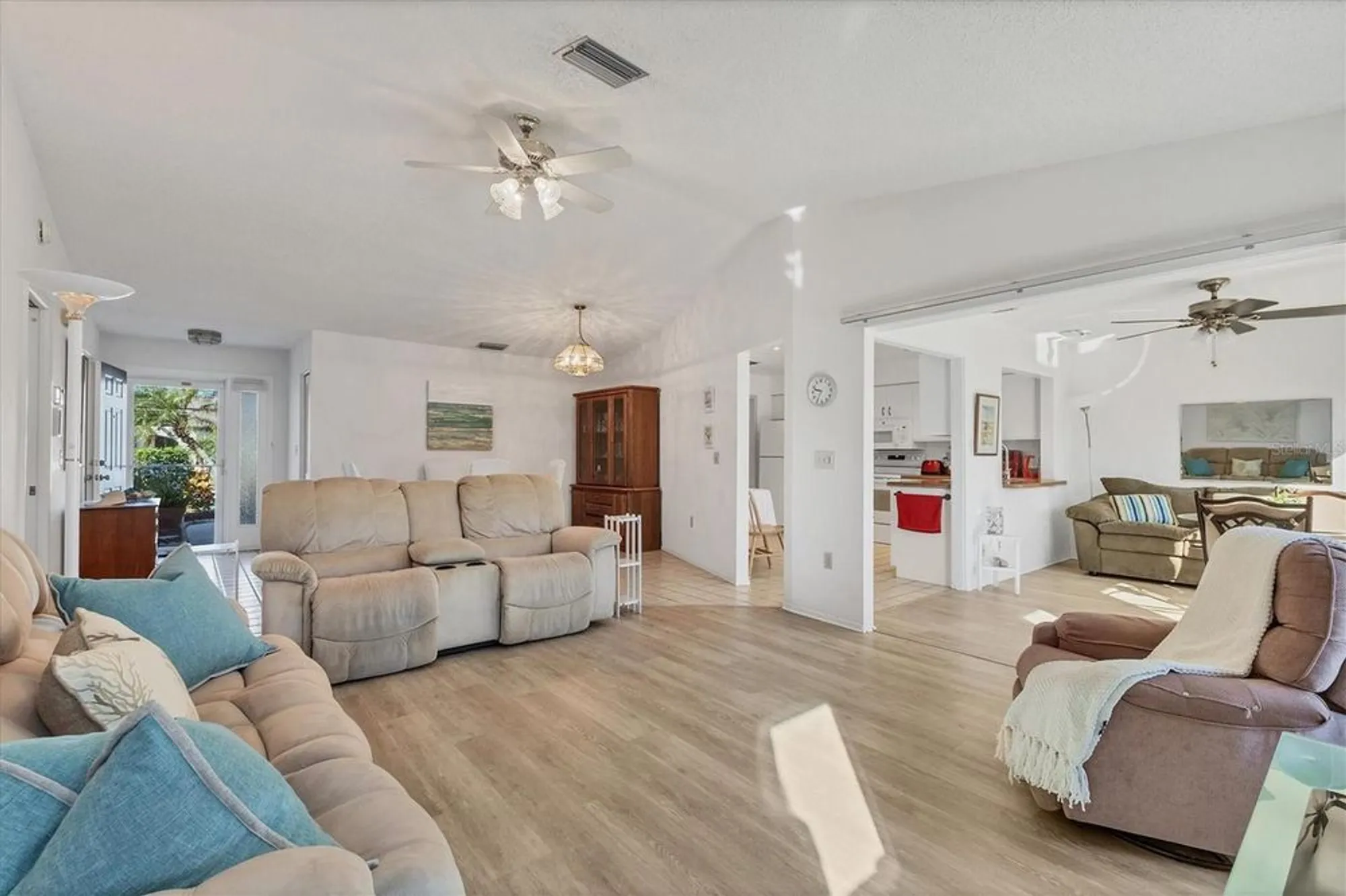 Property Slideshow image 10 of 50 | 604 chestnut ln, Englewood, FL, 34223