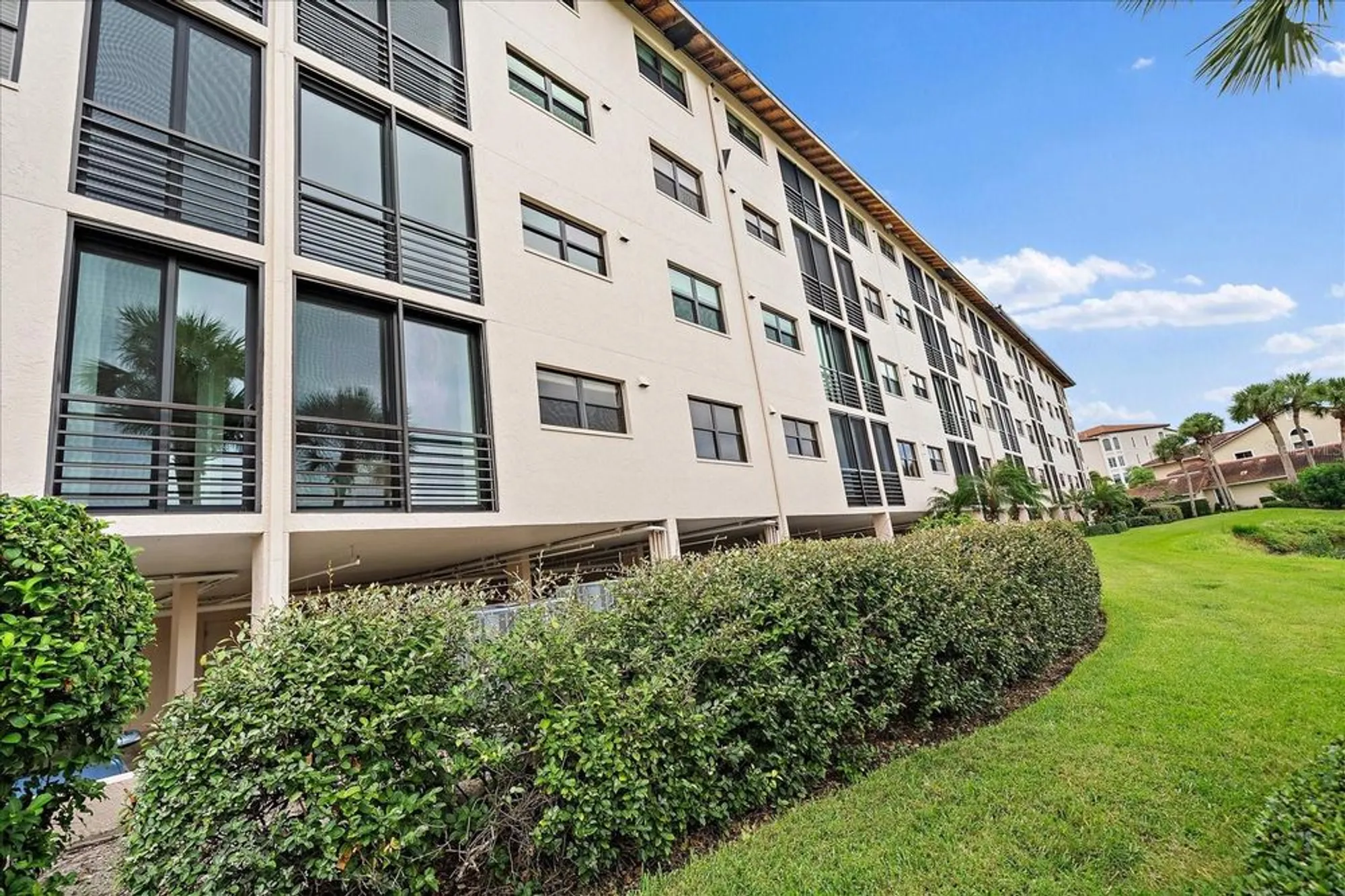 Property Slideshow image 30 of 52 | 5400 eagles point cir apt 405, Sarasota, FL, 34231