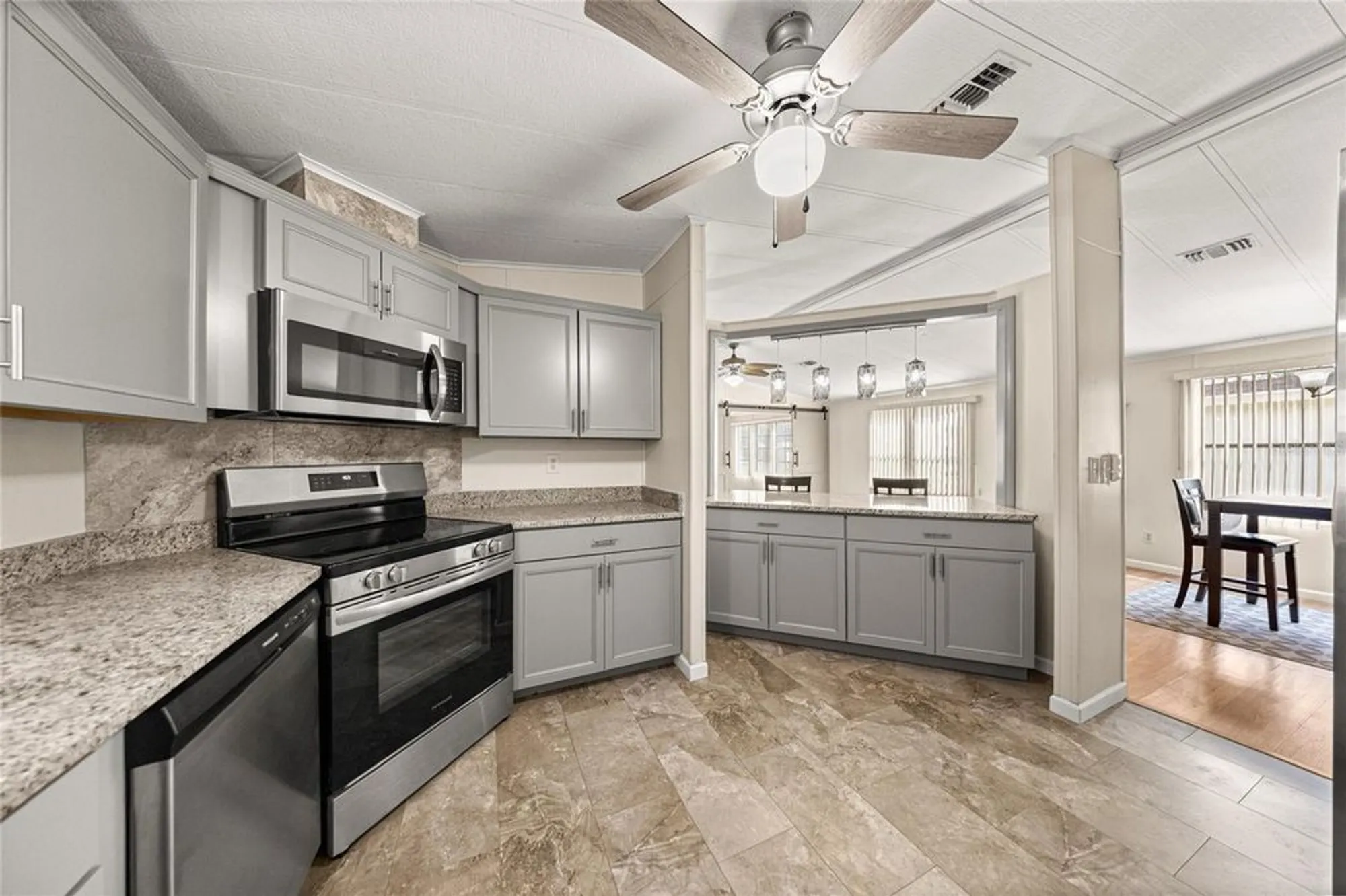 Property Slideshow image 13 of 31 | 712 devon dr, Lady Lake, FL, 32159