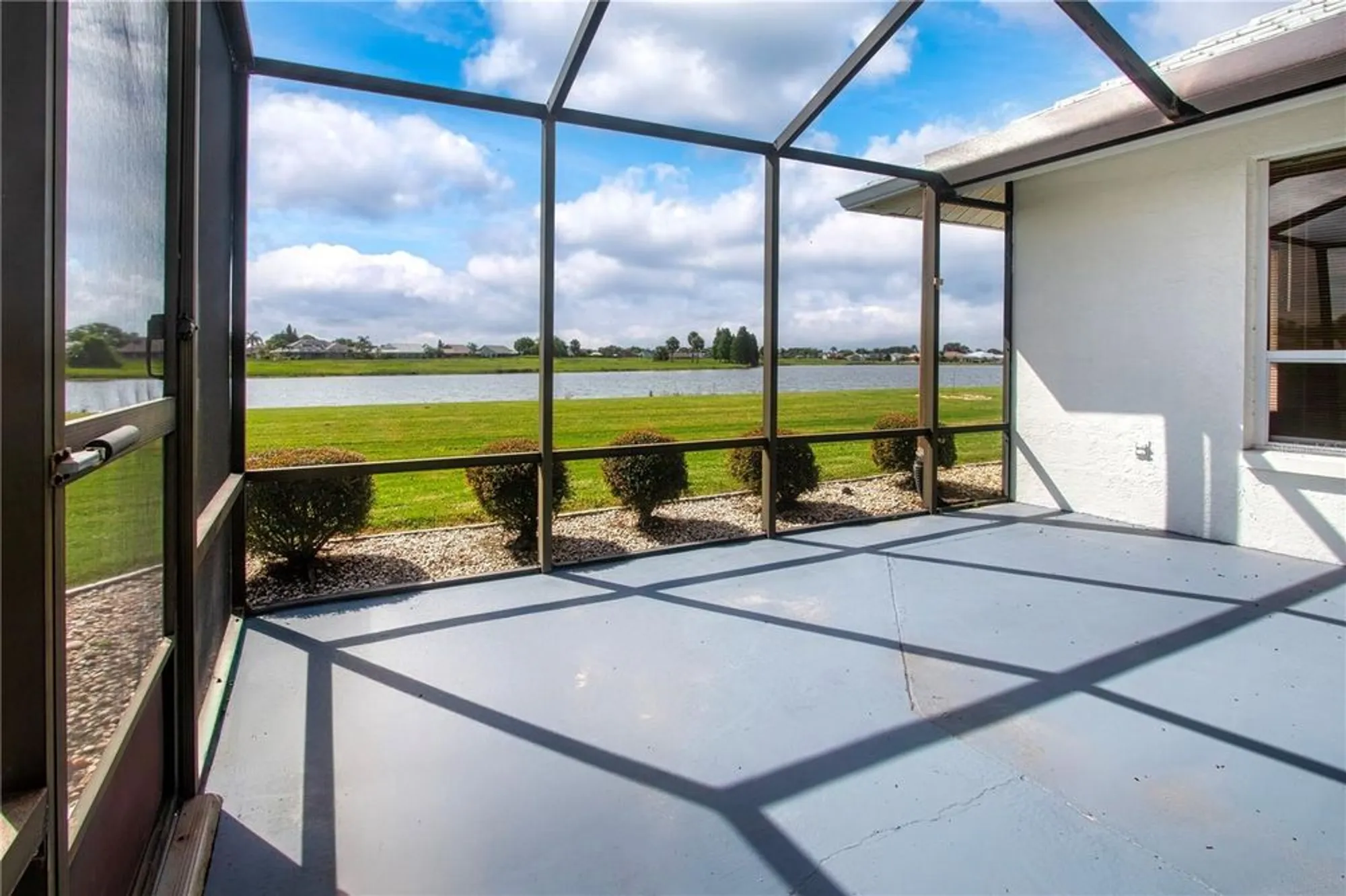 Property Slideshow image 13 of 60 | 2016 new bedford dr, Sun City Center, FL, 33573