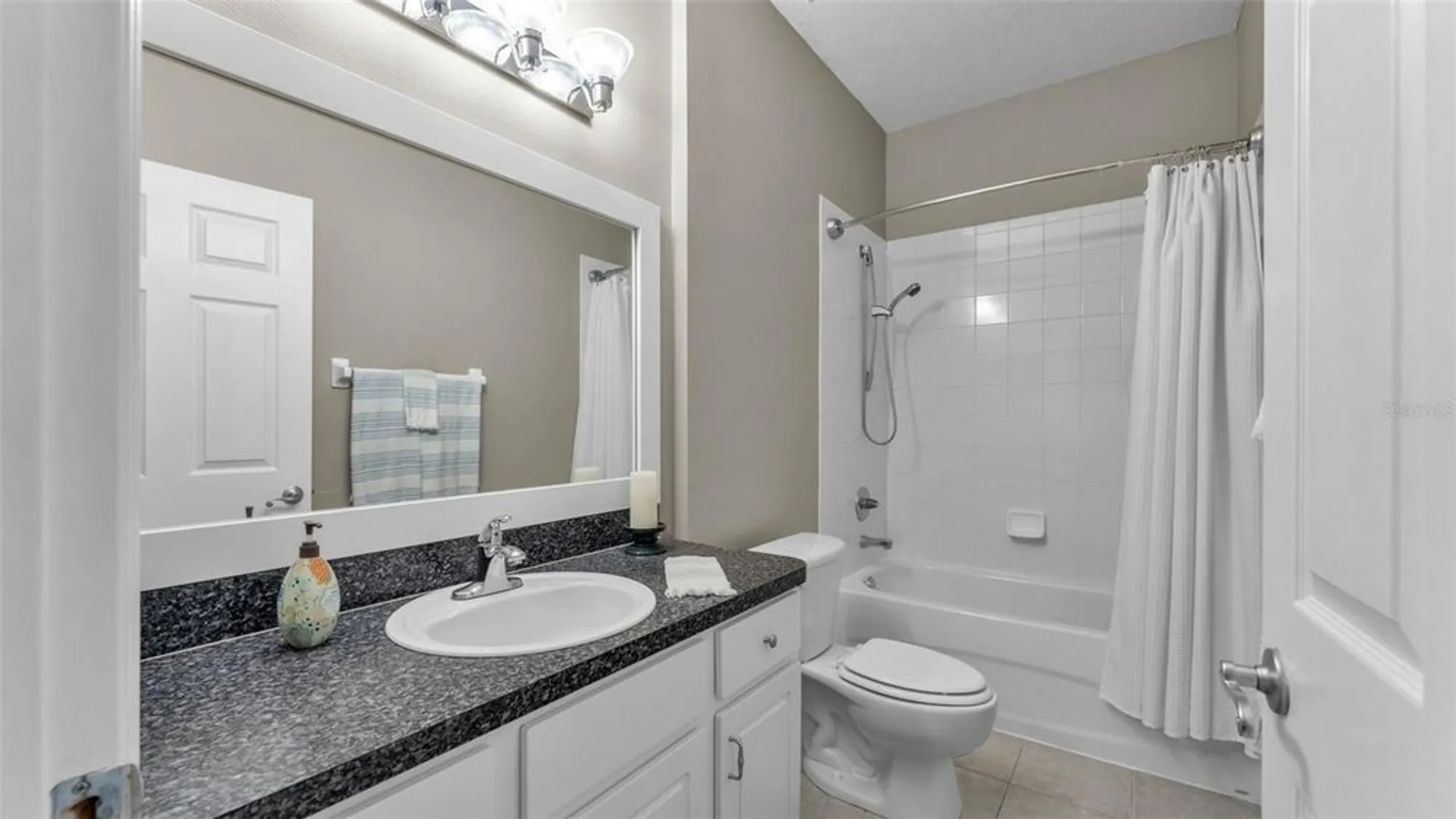 Property Slideshow image 15 of 56 | 4344 whistlewood cir, Lakeland, FL, 33811