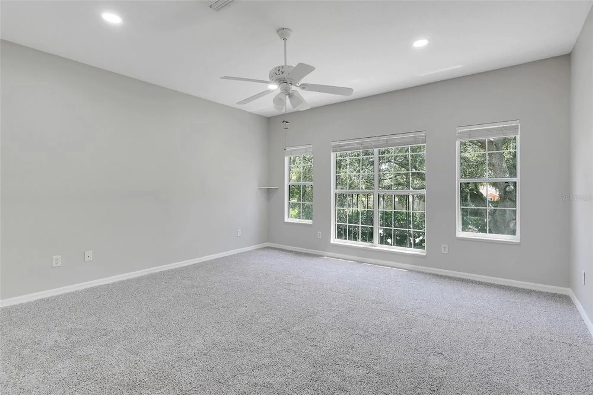 Property Slideshow image 32 of 46 | 1042 avenida sonoma, Lady Lake, FL, 32159