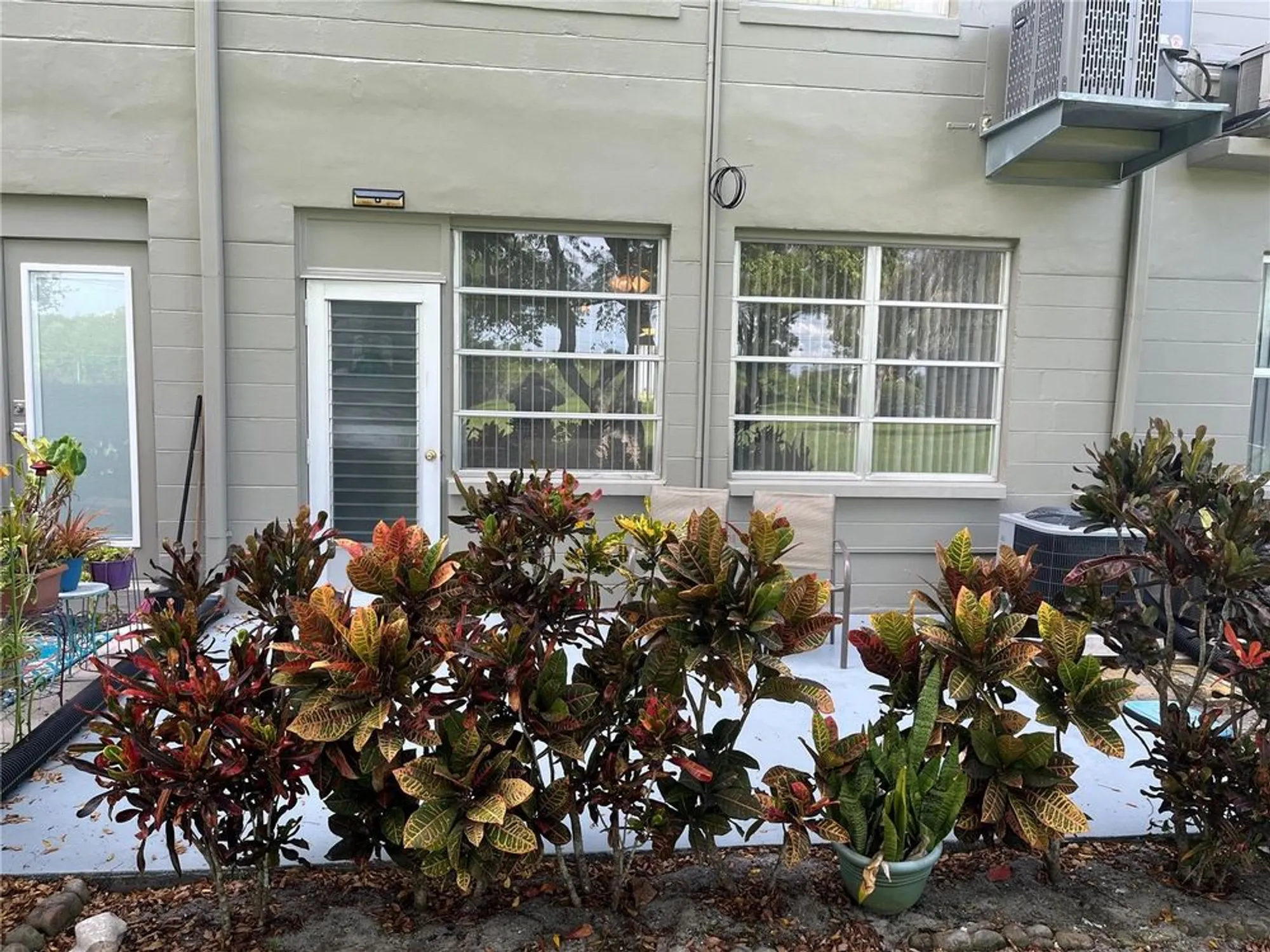 Property Slideshow image 16 of 41 | 2462 brazilia dr 22, Clearwater, FL, 33763