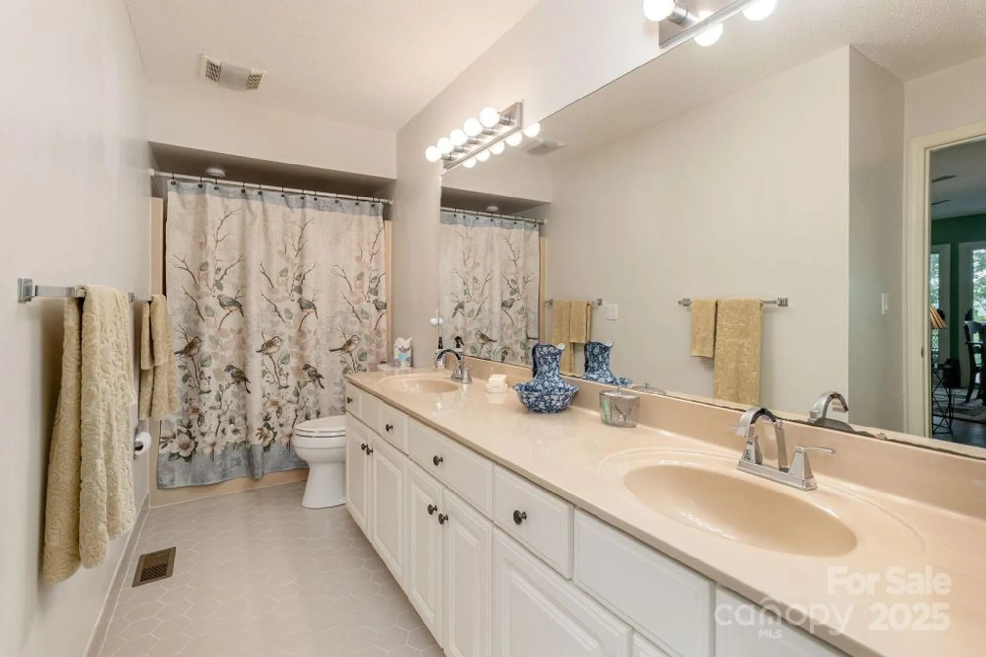 Property Slideshow image 27 of 39 | 210 claymoor ct 1, Flat Rock, NC, 28731