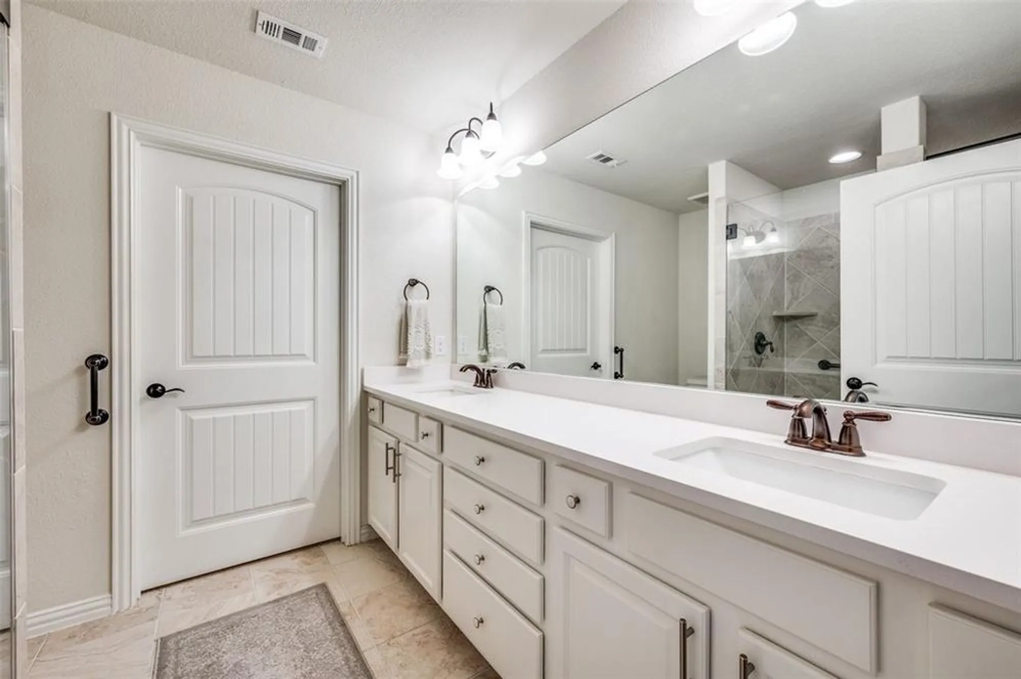 Property Slideshow image 10 of 33 | 2068 bentwater ln, Frisco, TX, 75036