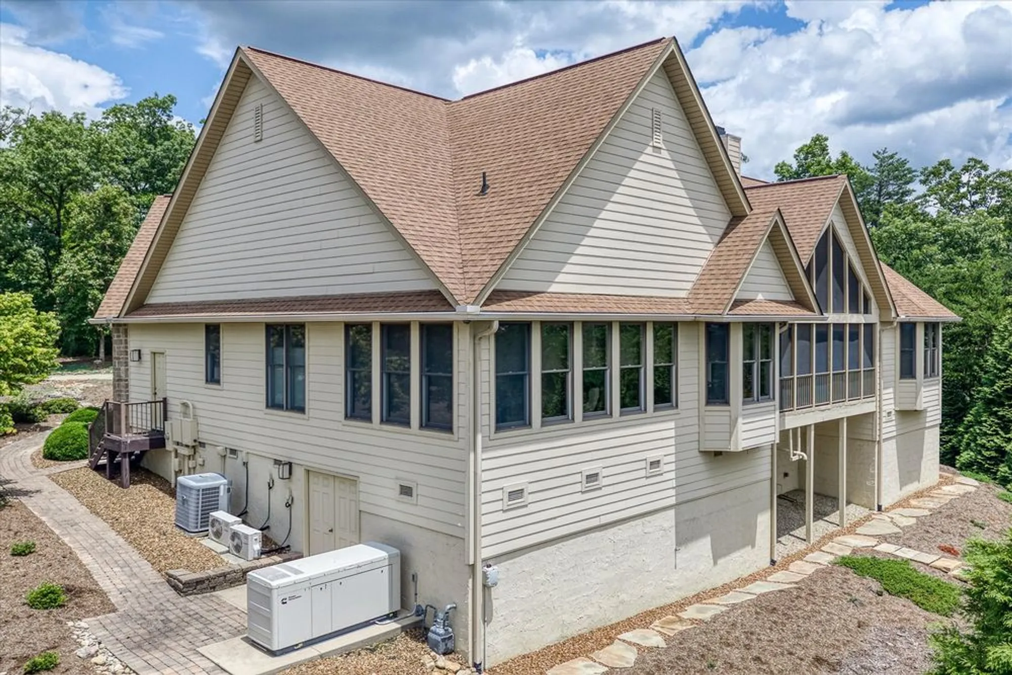 Property Slideshow image 11 of 81 | 61 bluff view ct, Crossville, TN, 38558