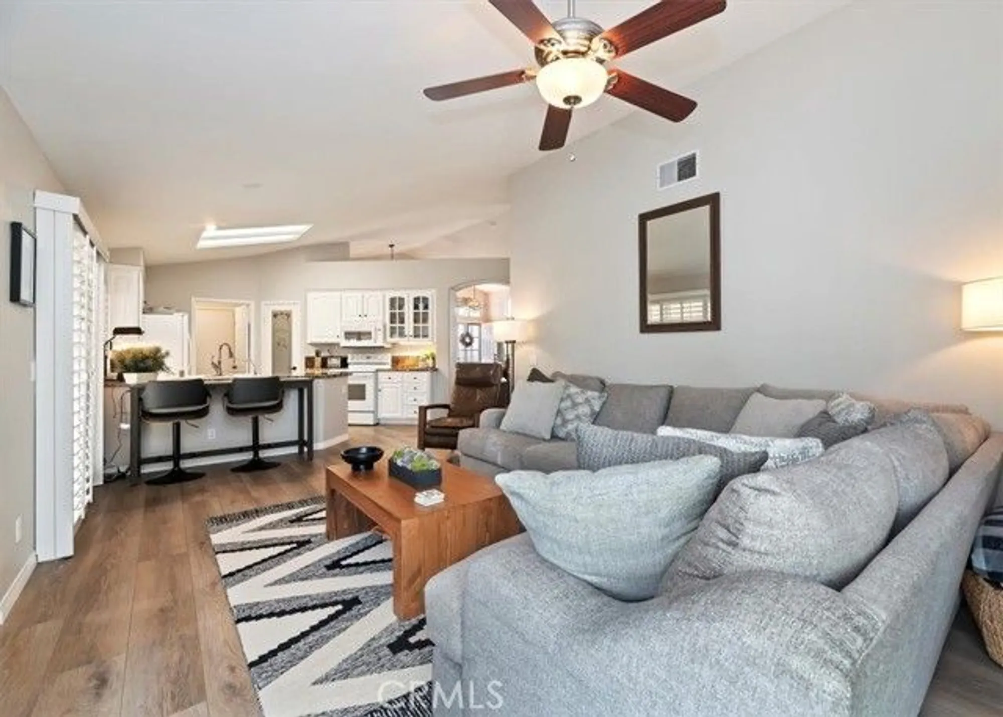 Property Slideshow image 20 of 59 | 23975 via pamilla, Murrieta, CA, 92562