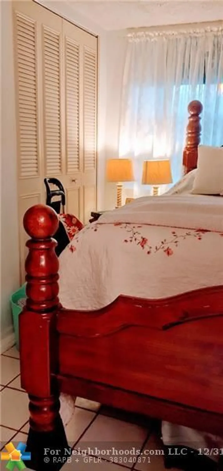 Property Slideshow image 13 of 23 | 2604 nassau bnd apt e1, Coconut Creek, FL, 33066