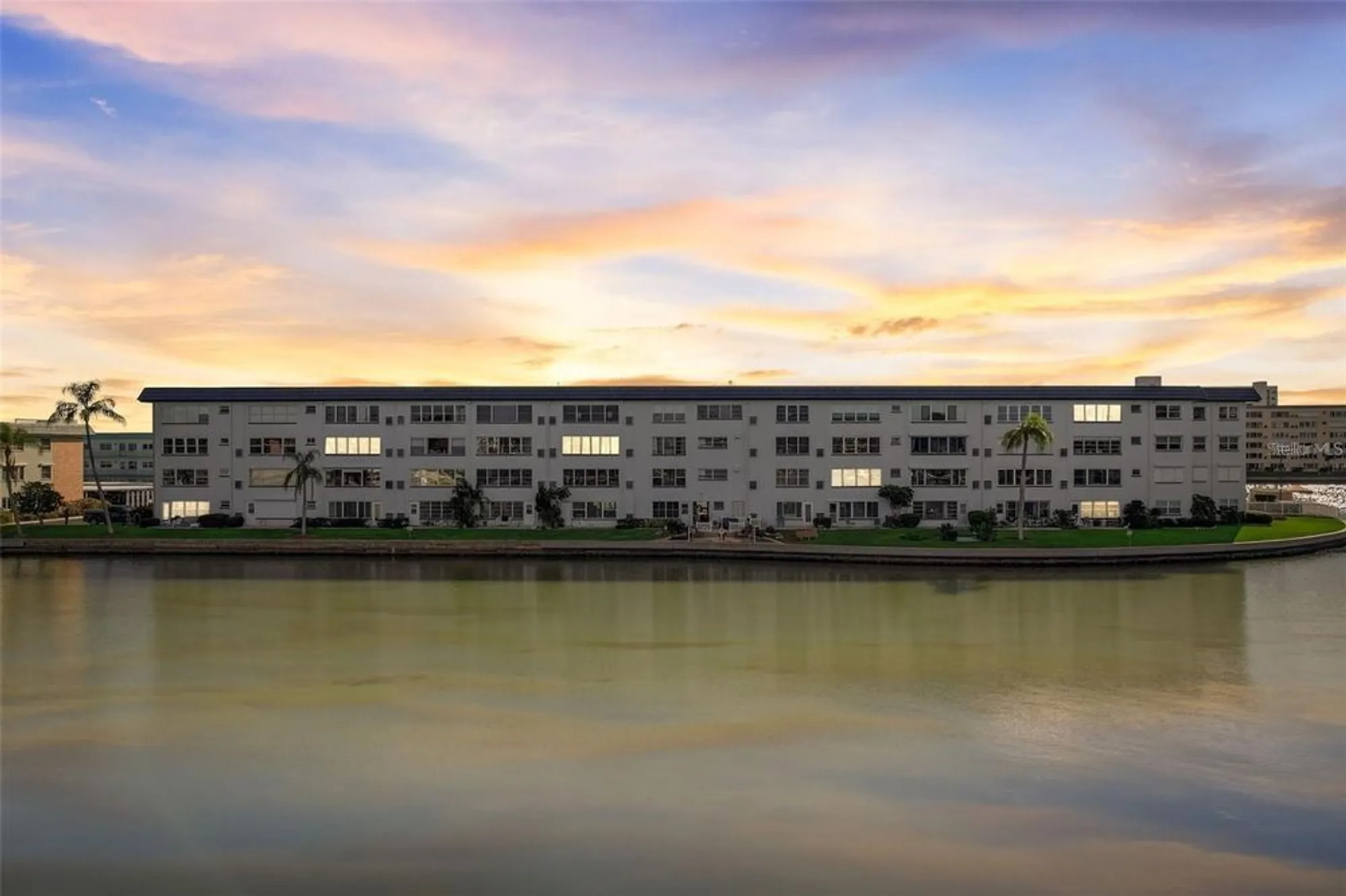 Property Slideshow image 7 of 11 | 5955 30th ave 114, Gulfport, FL, 33707