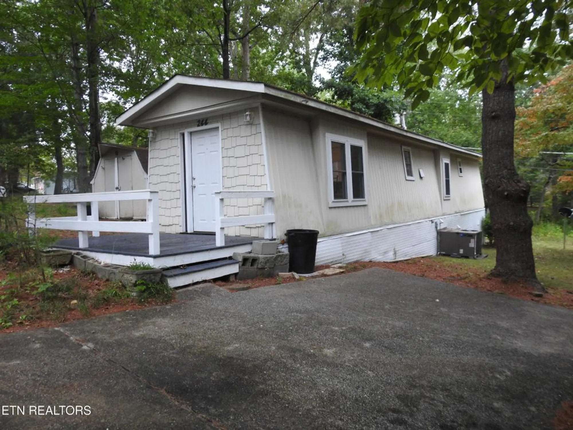 Property Slideshow image 4 of 42 | 244 rugby rd, Crossville, TN, 38558