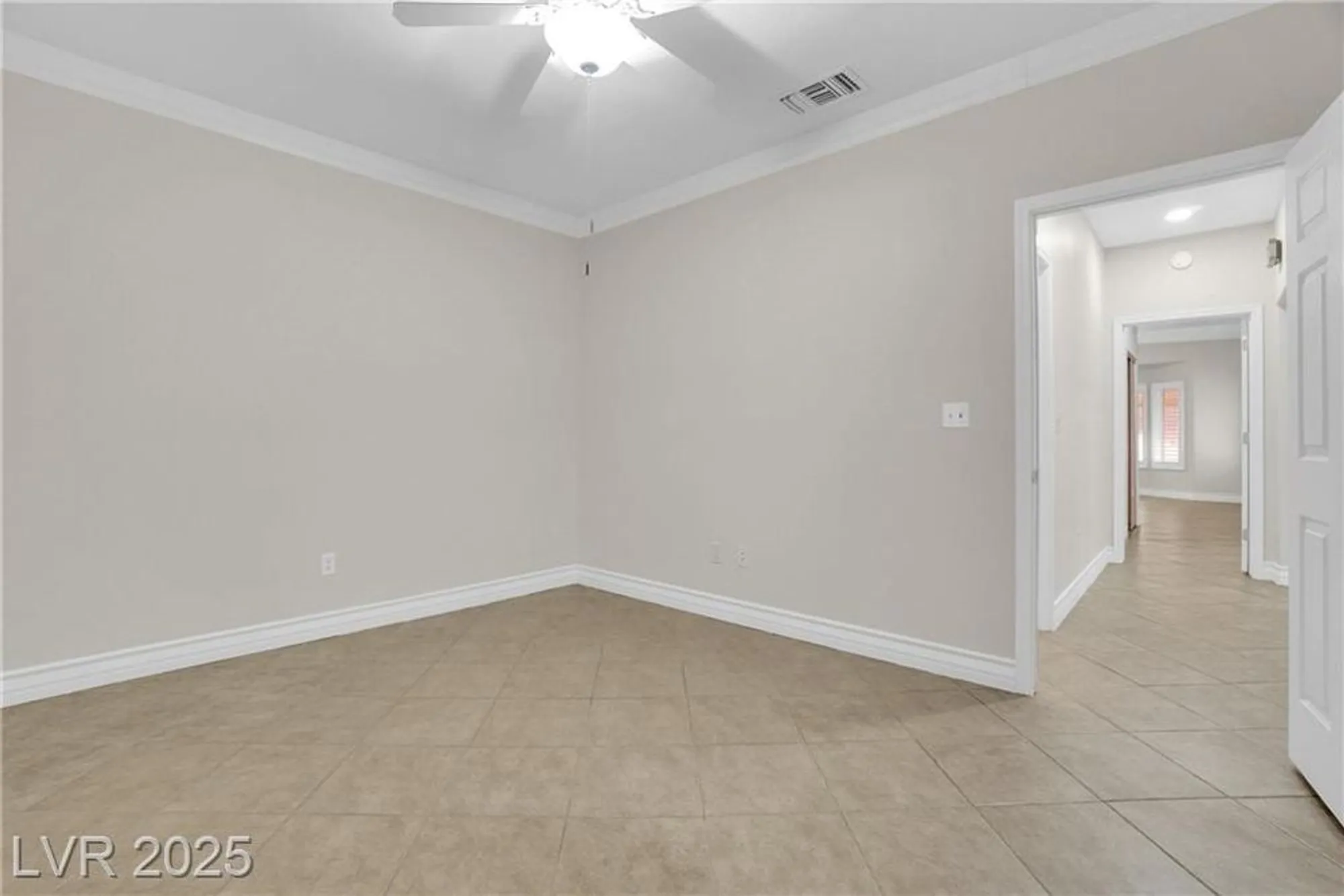 Property Slideshow image 19 of 26 | 2501 maddington dr, Las Vegas, NV, 89134