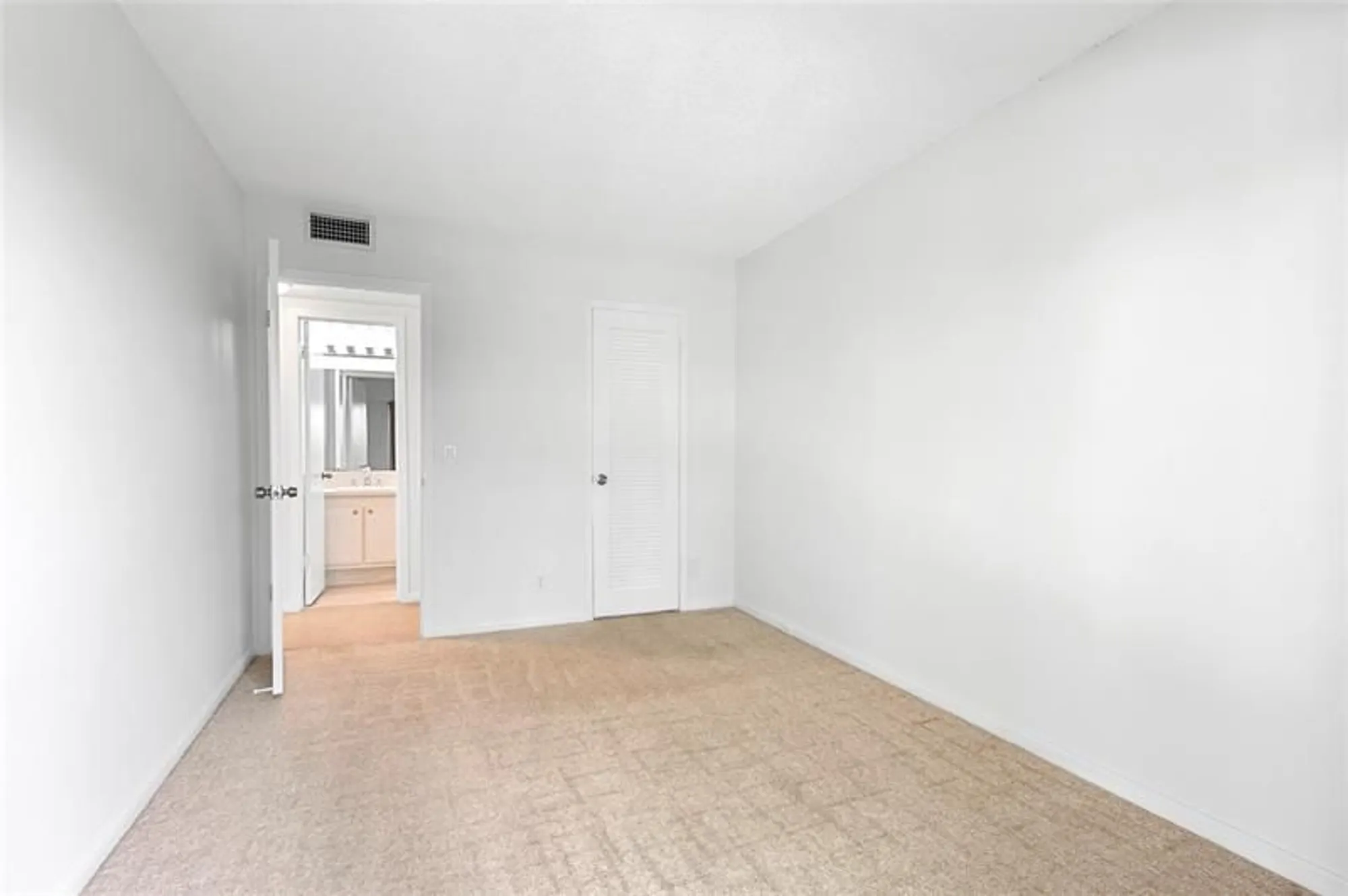 Property Slideshow image 16 of 26 | 410 fanshaw j # 410, Boca Raton, FL, 33434