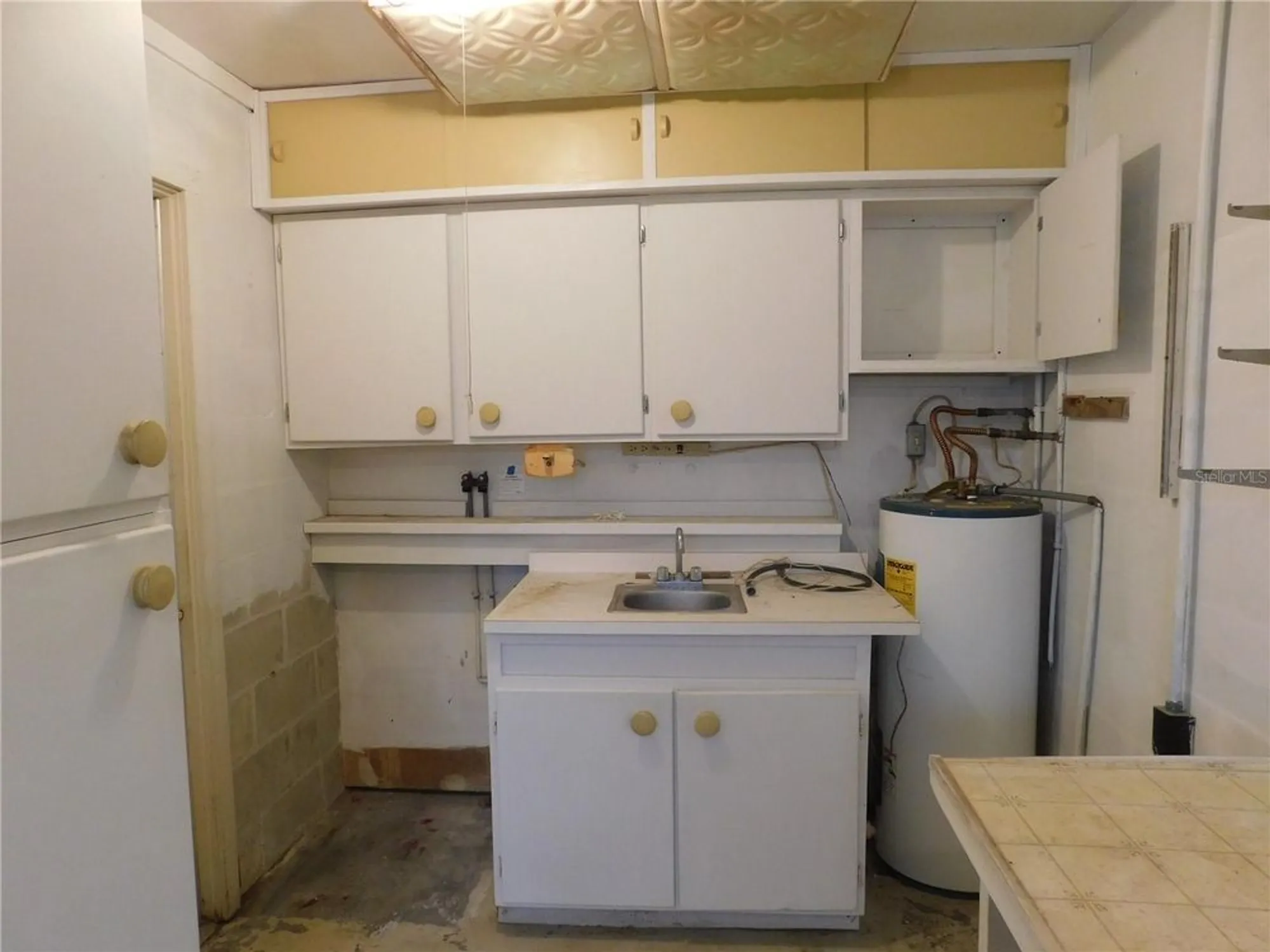 Property Slideshow image 17 of 21 | 1224 valley forge blvd, Sun City Center, FL, 33573