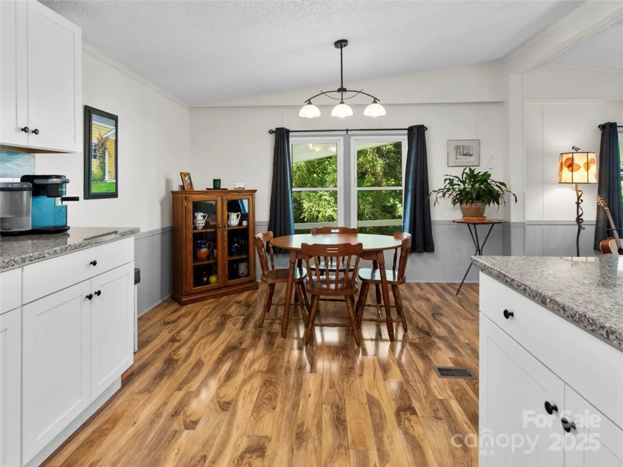 Property Slideshow image 7 of 27 | 200 cranbrook cir, Hendersonville, NC, 28792