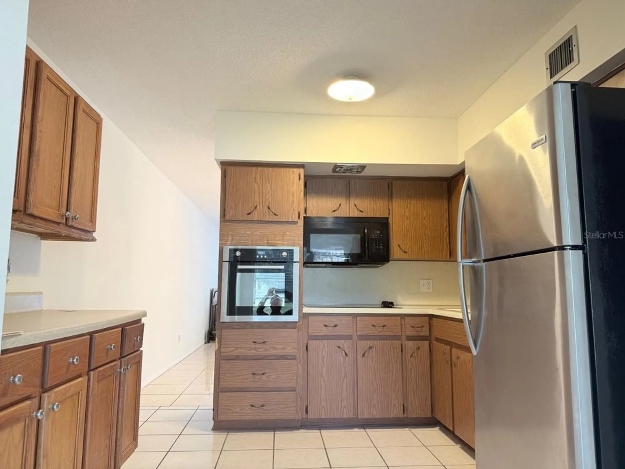 Property Slideshow image 6 of 31 | 2426 persian dr apt 38, Clearwater, FL, 33763