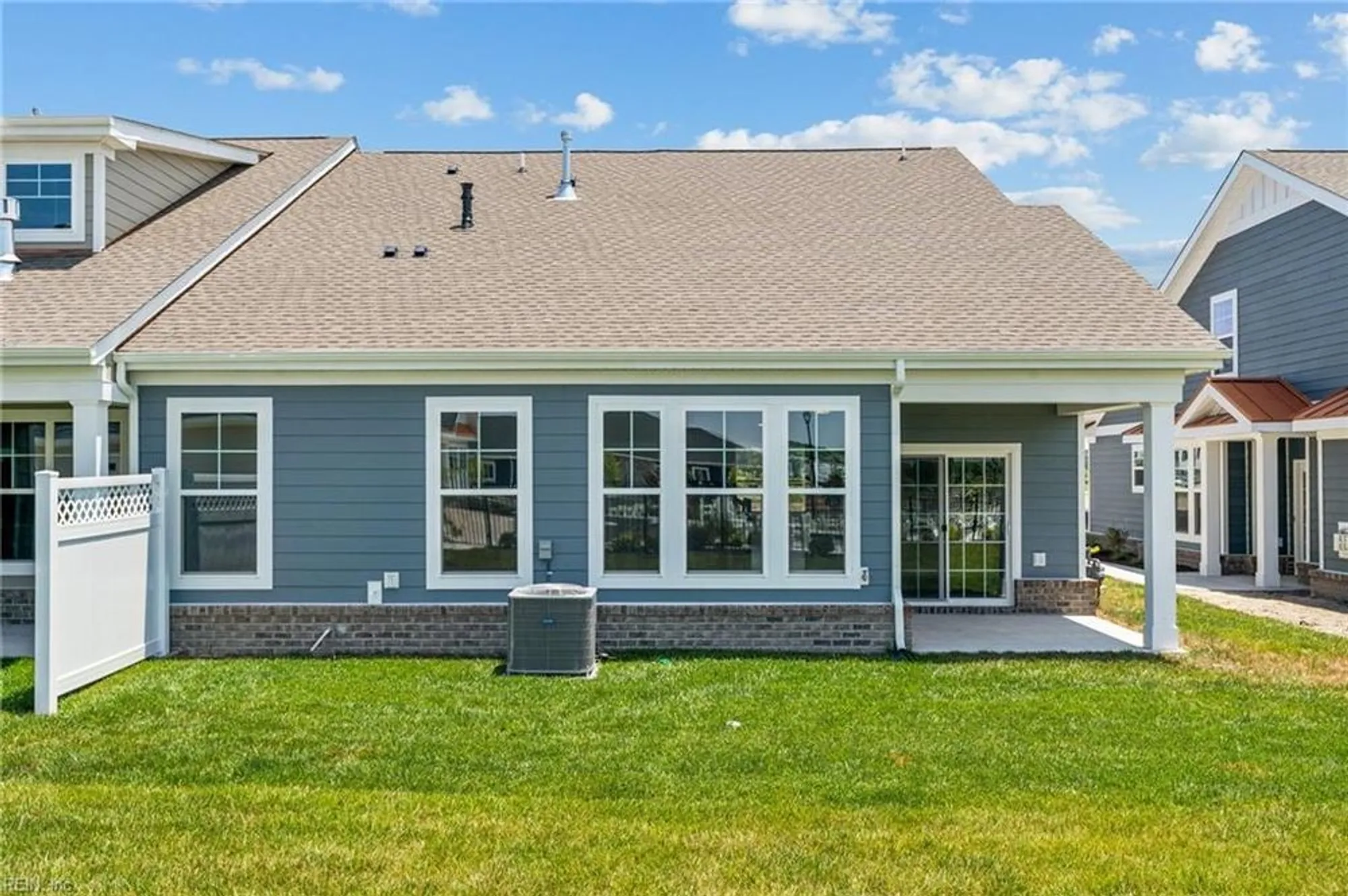 Property Slideshow image 4 of 27 | 2028 munro ln, Chesapeake, VA, 23322