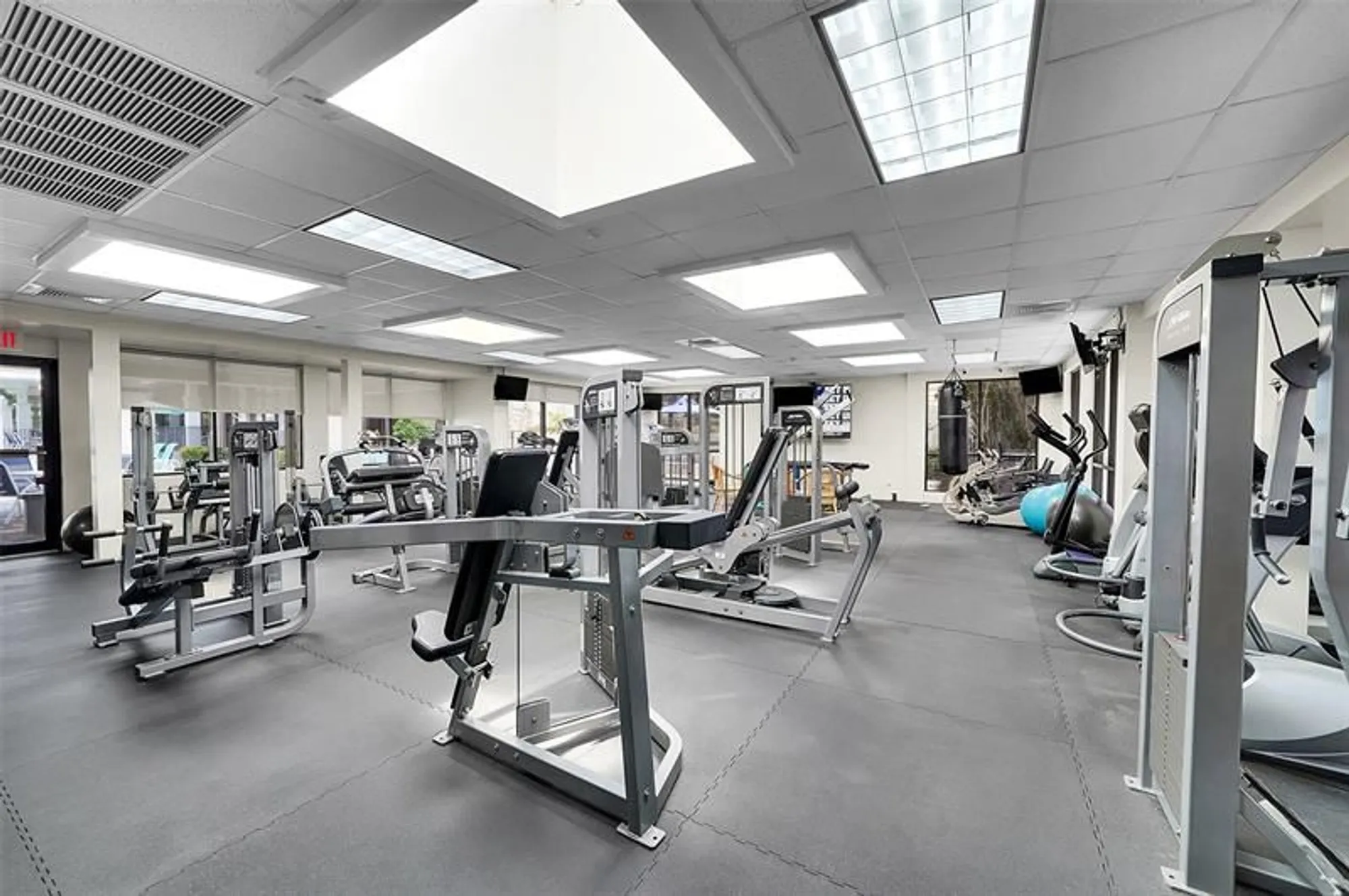 Property Slideshow image 44 of 52 | 7951 eastlake dr d, Boca Raton, FL, 33433